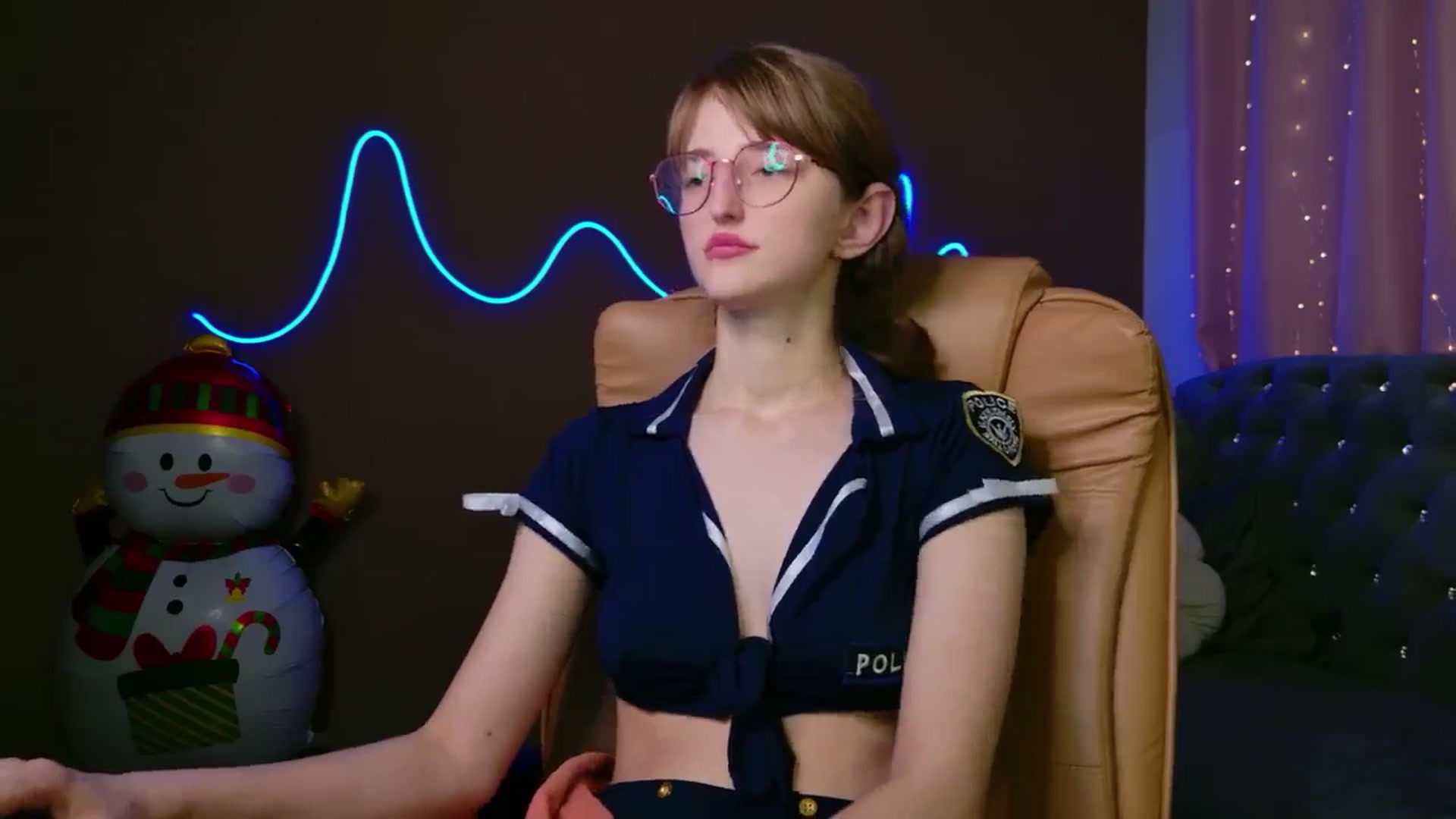 Gallery image thumbnail from EmyLure's myfreecams stream on, 12/29/2025, 16:10 image 15 of 20