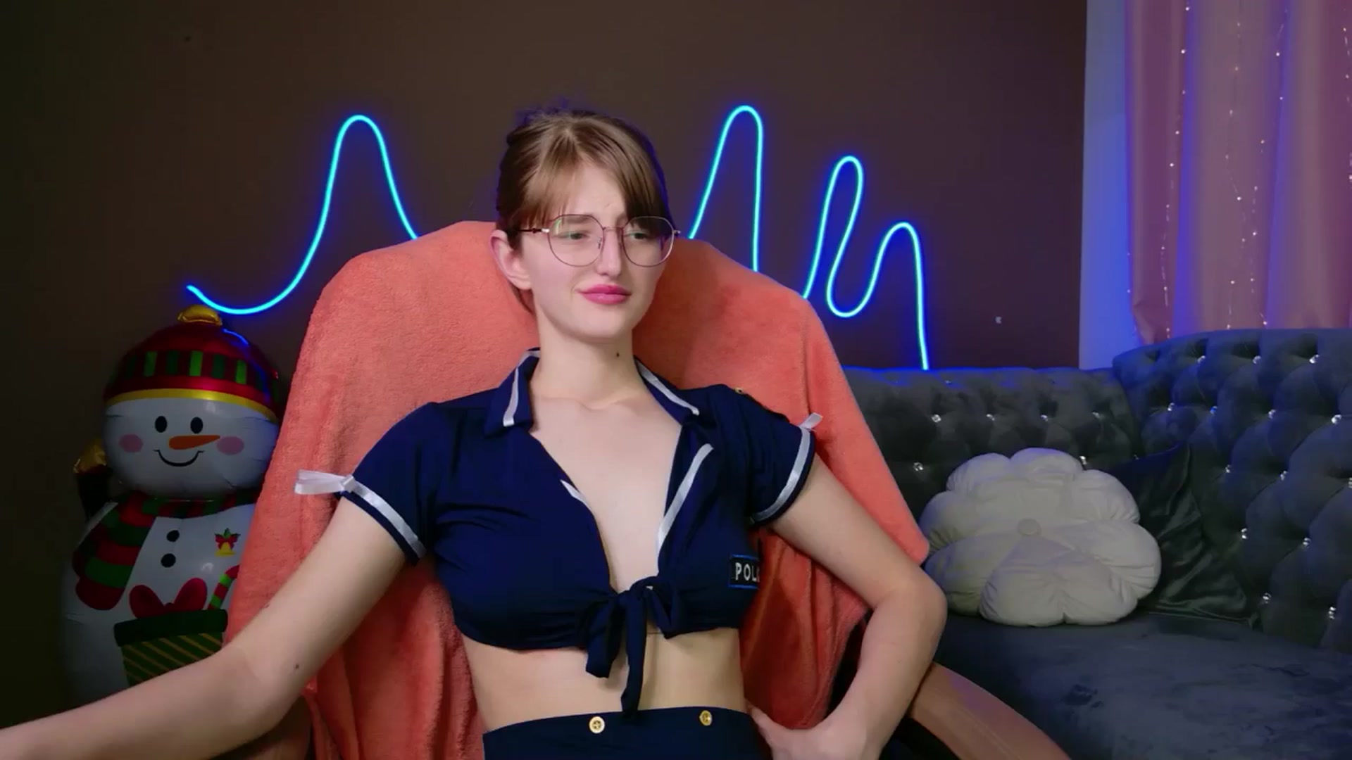 Gallery image thumbnail from EmyLure's myfreecams stream on, 12/29/2025, 17:25 image 20 of 20