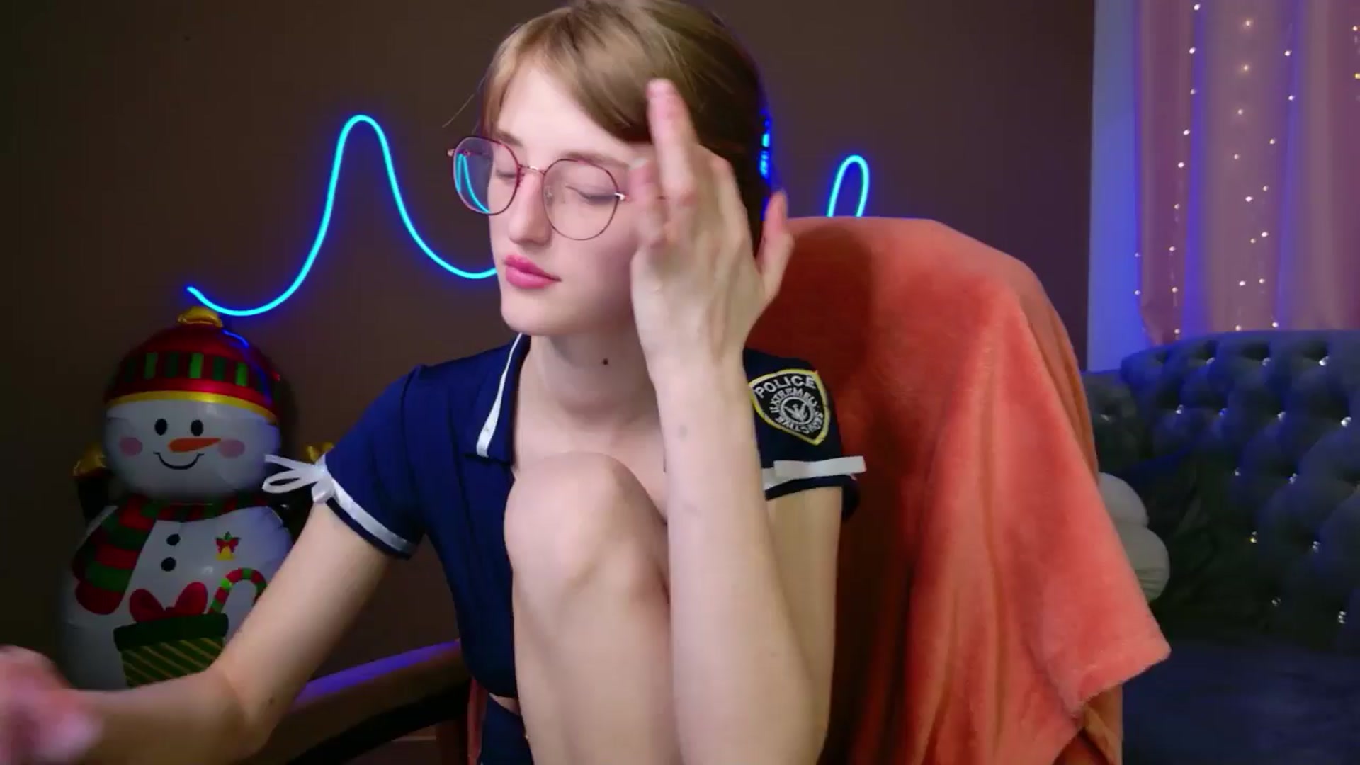 Gallery image thumbnail from EmyLure's myfreecams stream on, 12/29/2025, 17:25 image 18 of 20