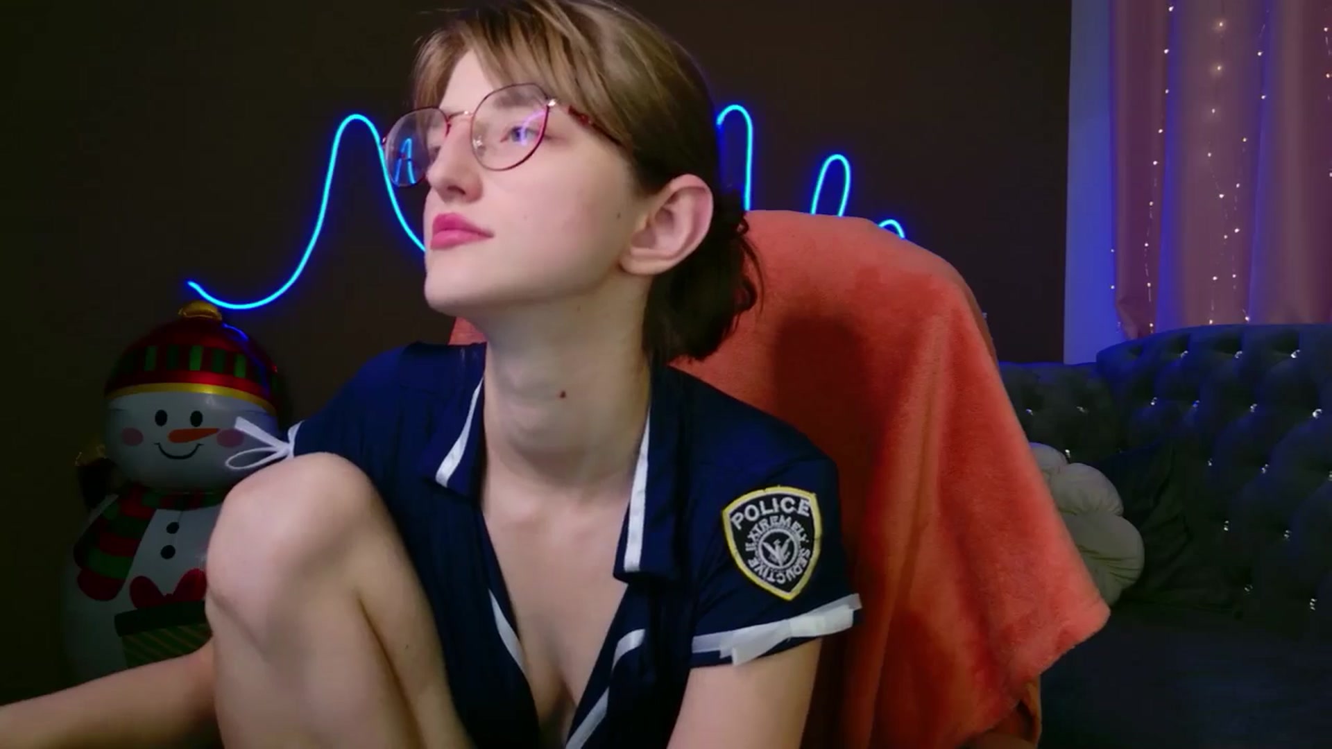 Gallery image thumbnail from EmyLure's myfreecams stream on, 12/29/2025, 17:25 image 11 of 20
