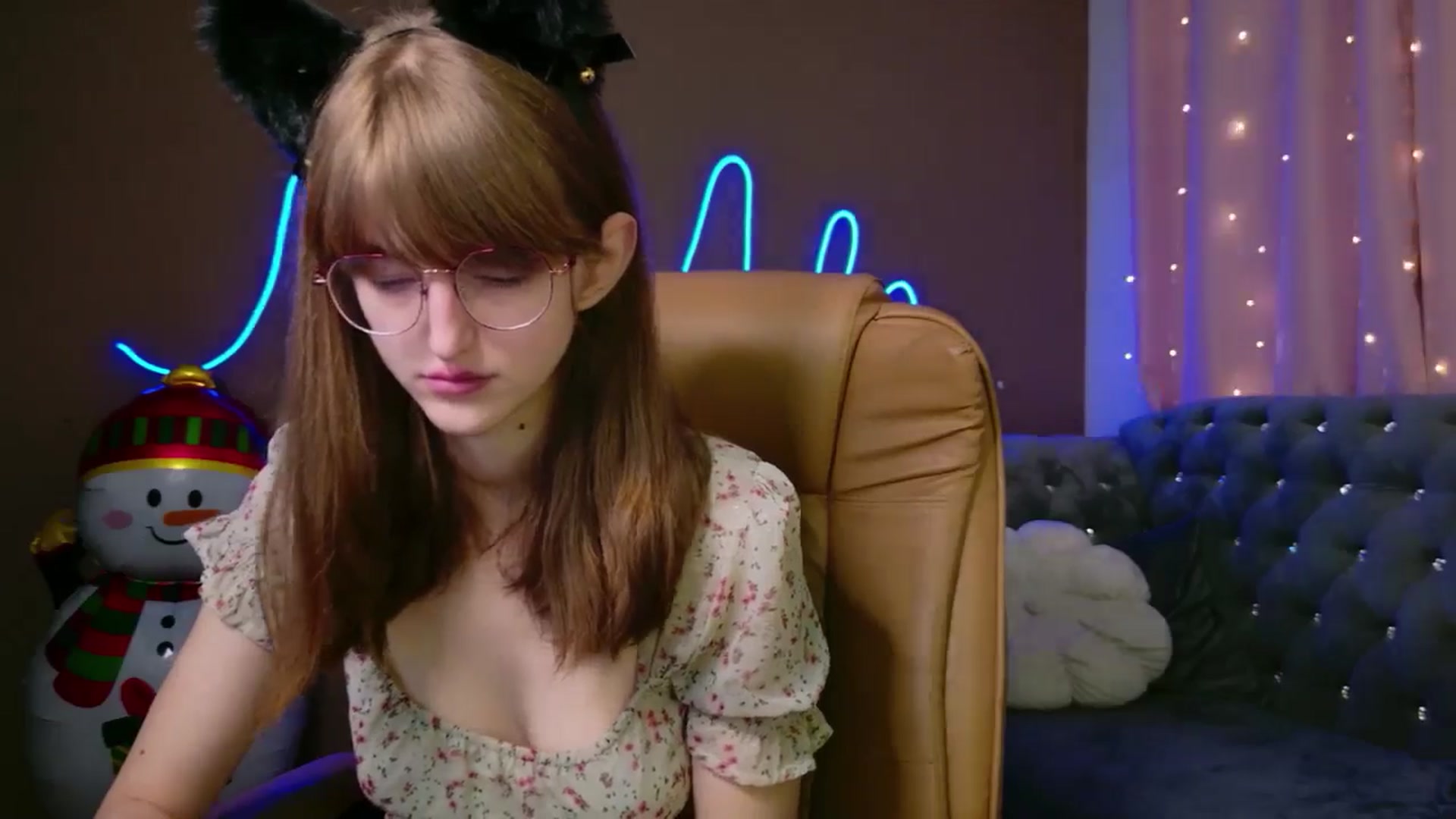 Gallery image thumbnail from EmyLure's myfreecams stream on, 12/30/2025, 17:48 image 6 of 20