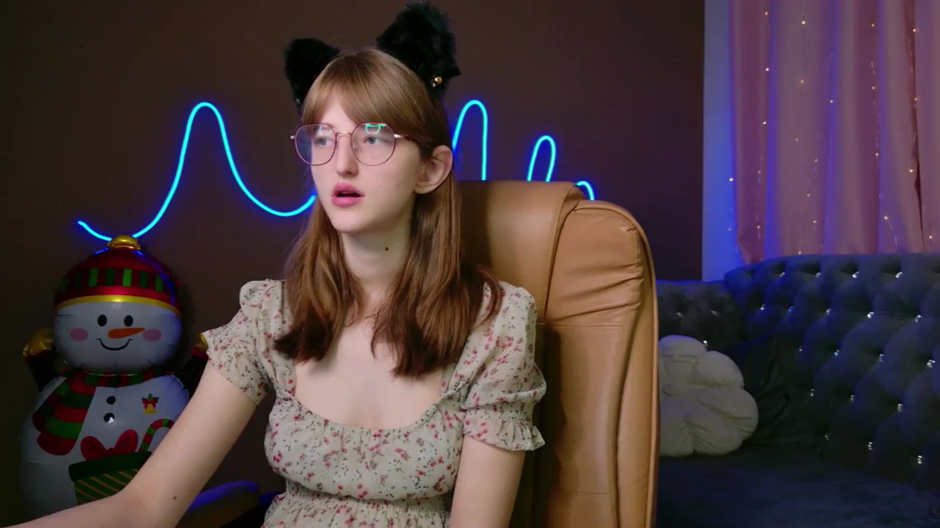 Gallery image thumbnail from EmyLure's myfreecams stream on, 12/30/2025, 17:48 image 2 of 20