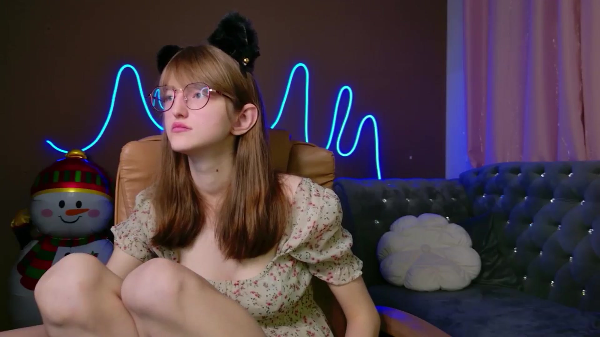 Gallery image thumbnail from EmyLure's myfreecams stream on, 12/30/2025, 17:48 image 12 of 20