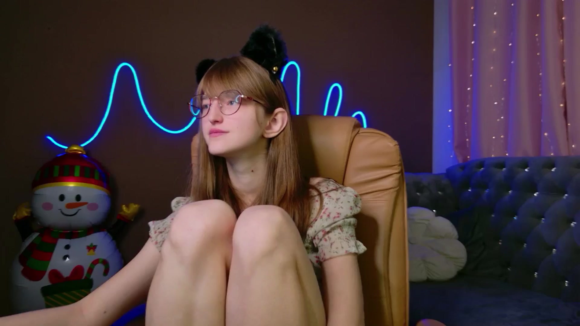 Gallery image thumbnail from EmyLure's myfreecams stream on, 12/30/2025, 17:48 image 10 of 20