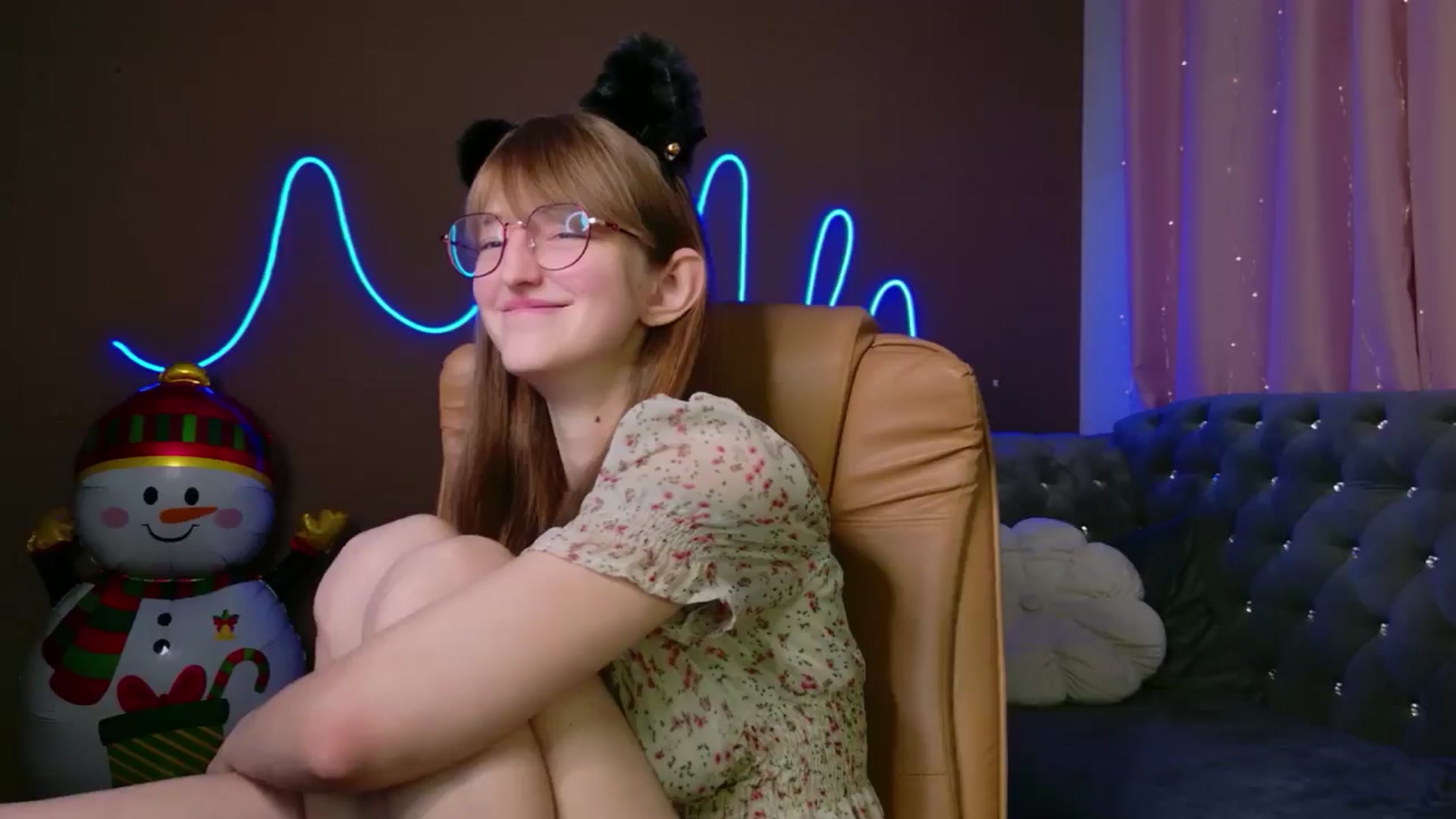 Gallery image thumbnail from EmyLure's myfreecams stream on, 12/30/2025, 17:48 image 18 of 20
