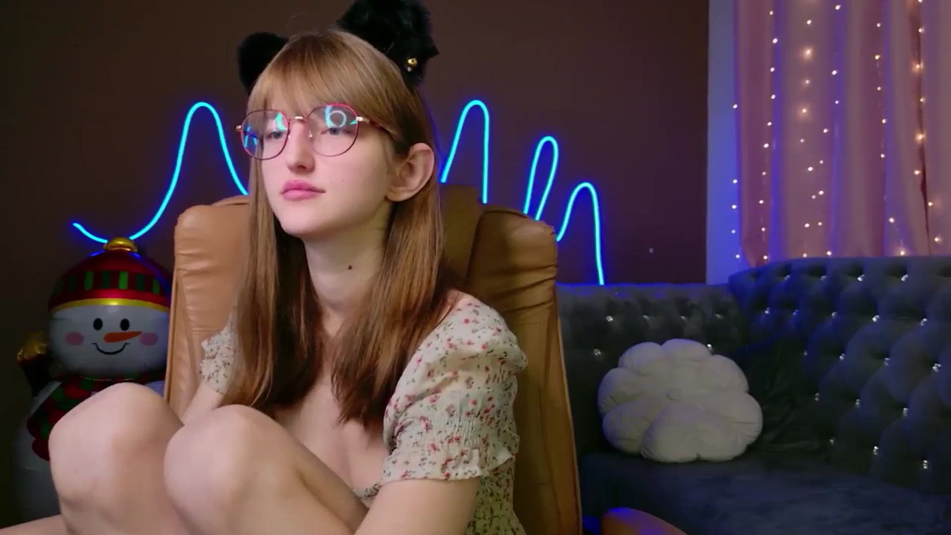 Gallery image thumbnail from EmyLure's myfreecams stream on, 12/30/2025, 17:48 image 14 of 20