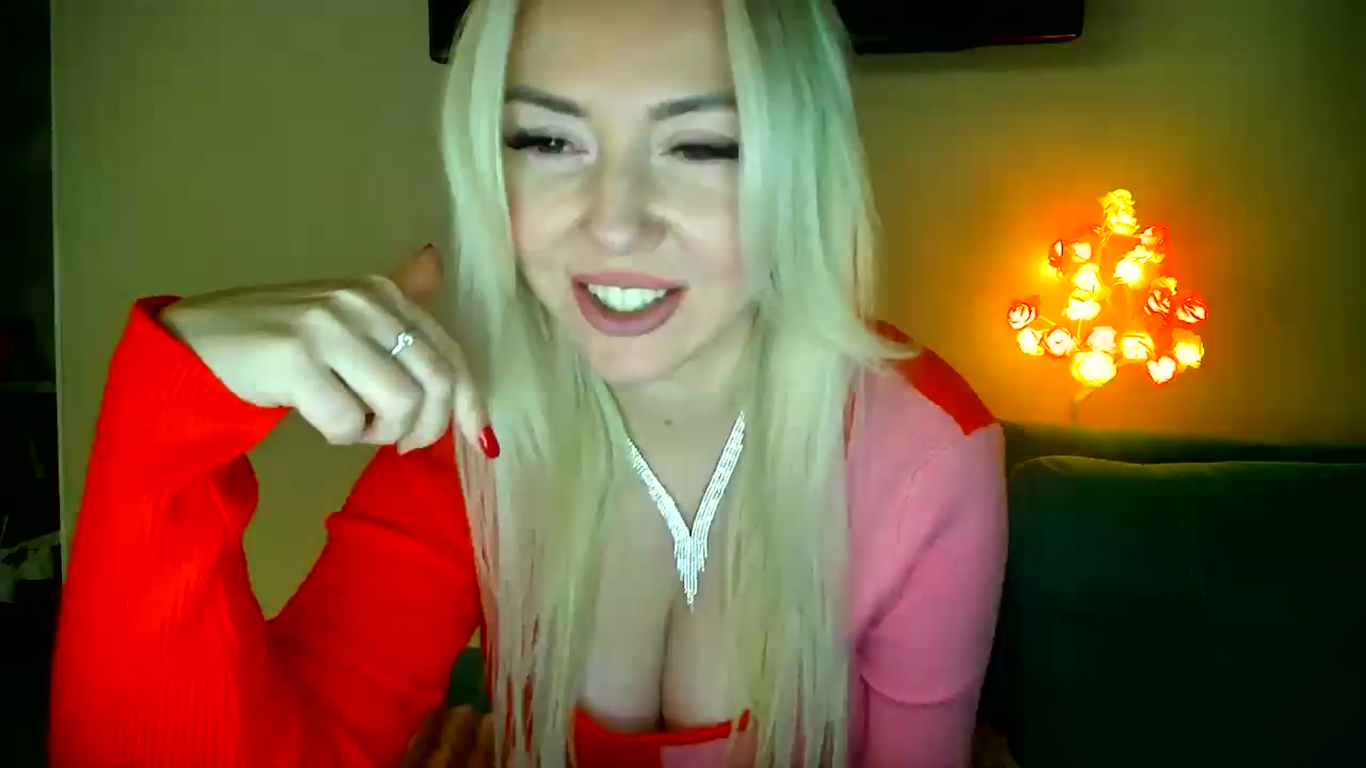 Gallery image thumbnail from Enarisse's myfreecams stream on, 12/26/2025, 03:45 image 14 of 20