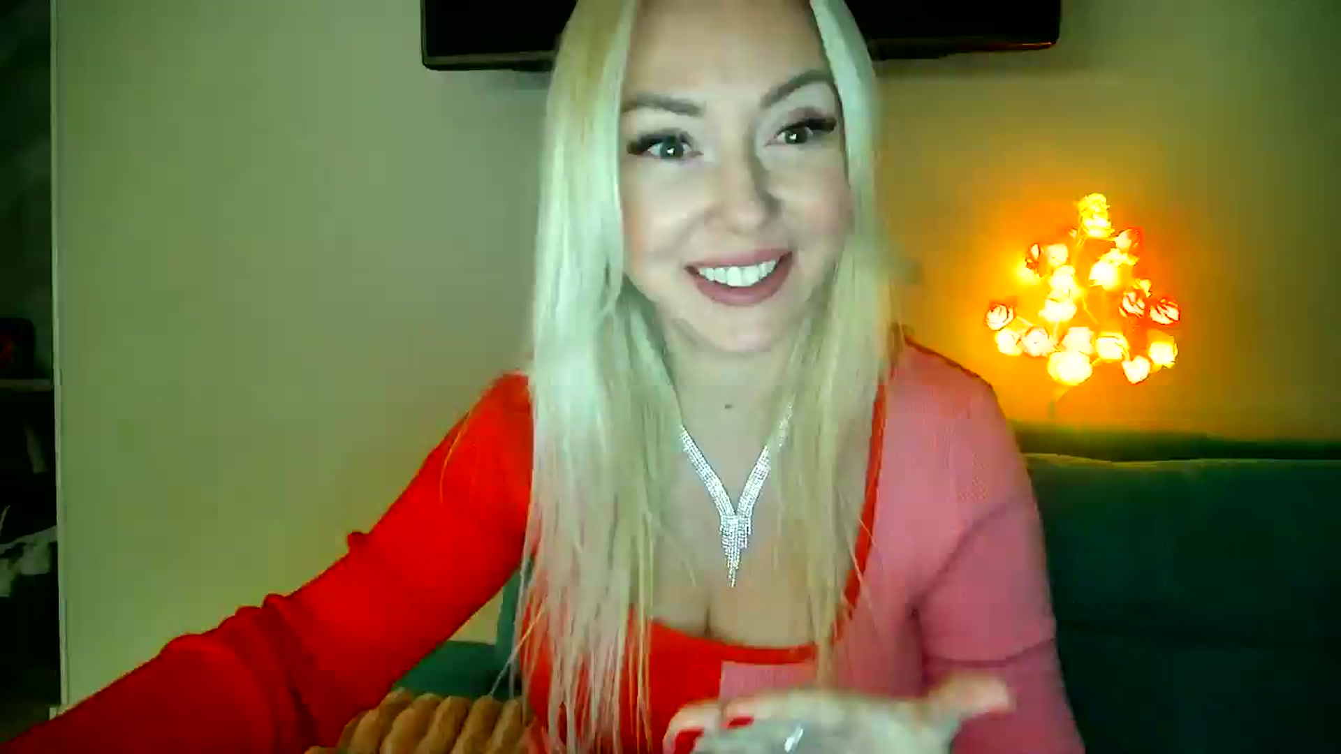 Gallery image thumbnail from Enarisse's myfreecams stream on, 12/26/2025, 03:45 image 11 of 20