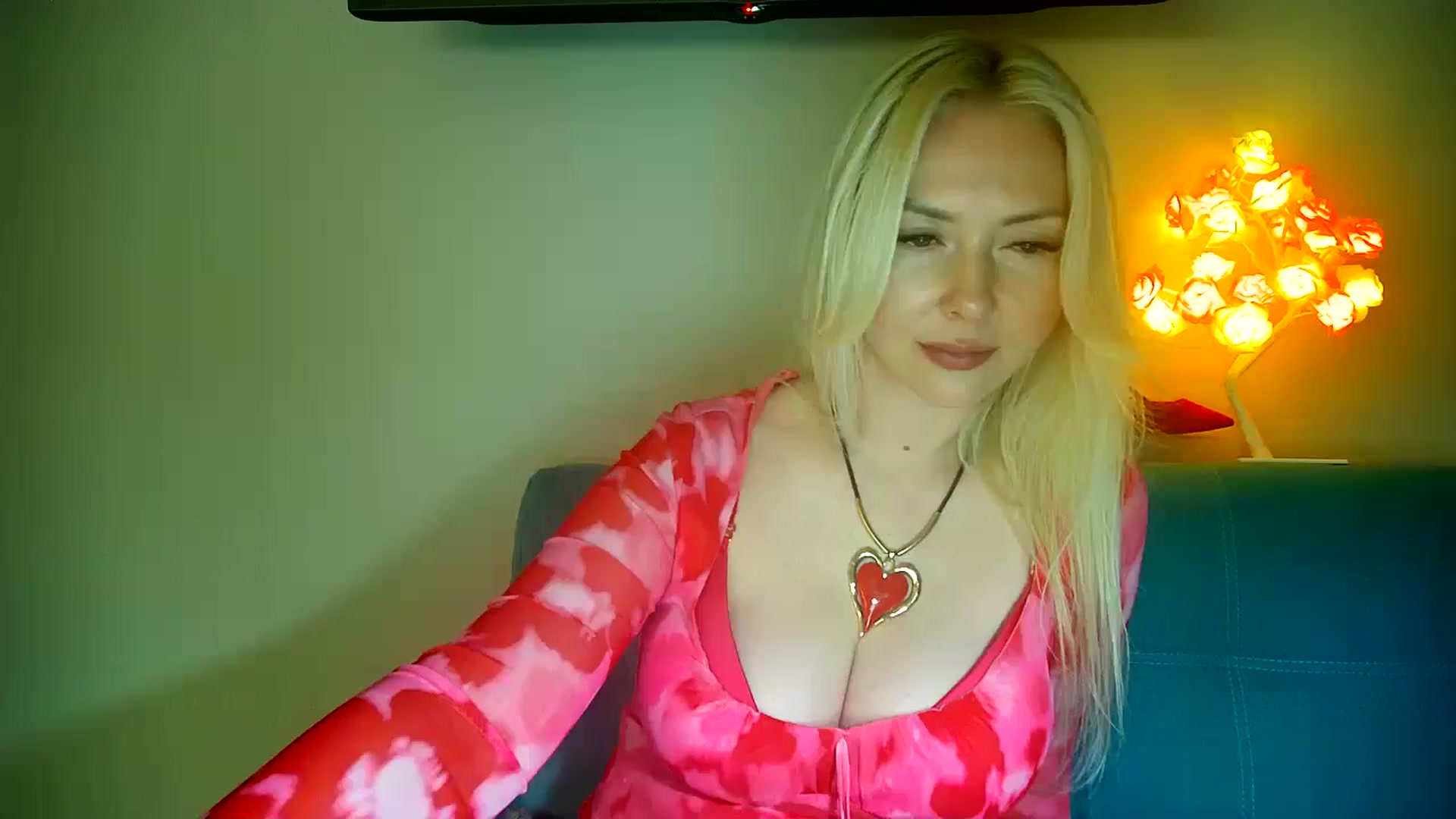 Gallery image thumbnail from Enarisse's myfreecams stream on, 05/11/2026, 02:02 image 4 of 20
