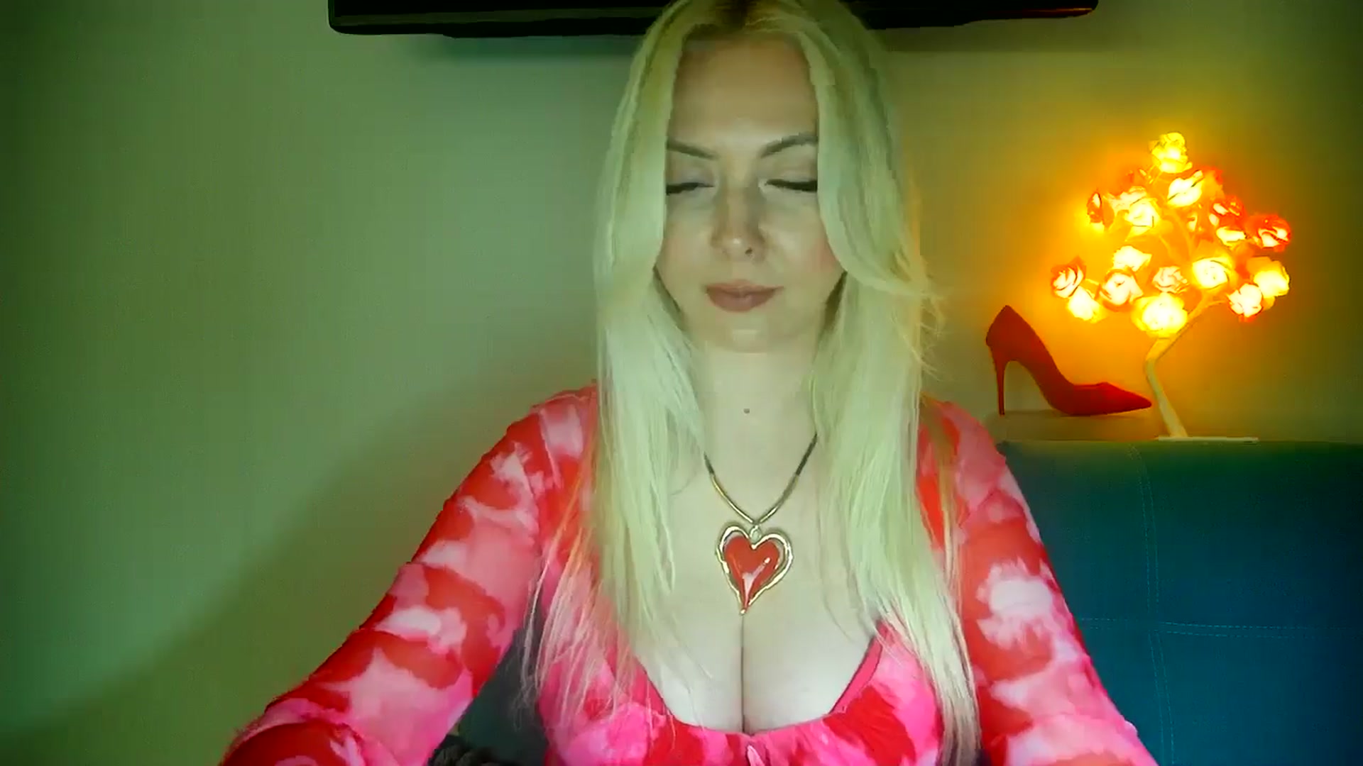Gallery image thumbnail from Enarisse's myfreecams stream on, 05/11/2026, 02:02 image 7 of 20