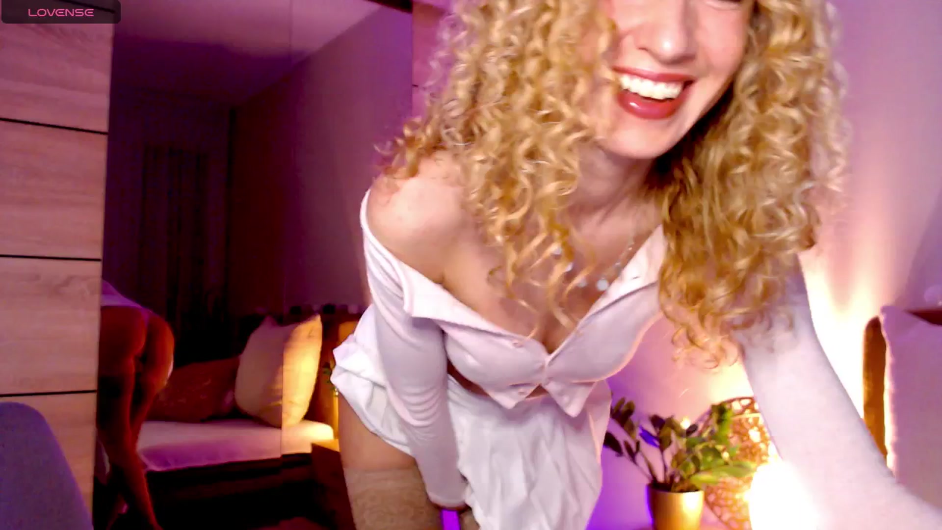 Gallery image thumbnail from Enchanti's myfreecams stream on, 11/04/2024, 17:03 image 11 of 20