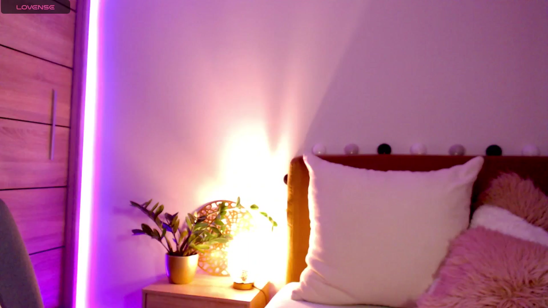 Gallery image thumbnail from Enchanti's myfreecams stream on, 11/04/2024, 17:54 image 7 of 20