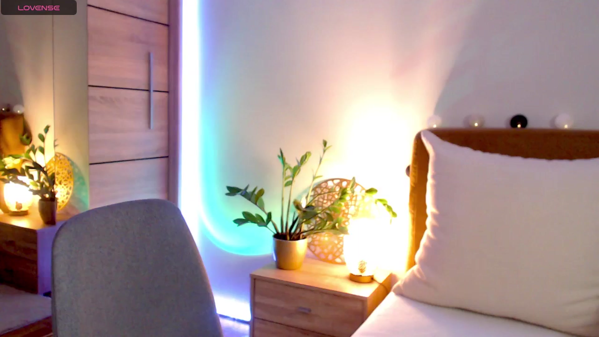 Gallery image thumbnail from Enchanti's myfreecams stream on, 02/20/2025, 17:58 image 18 of 20