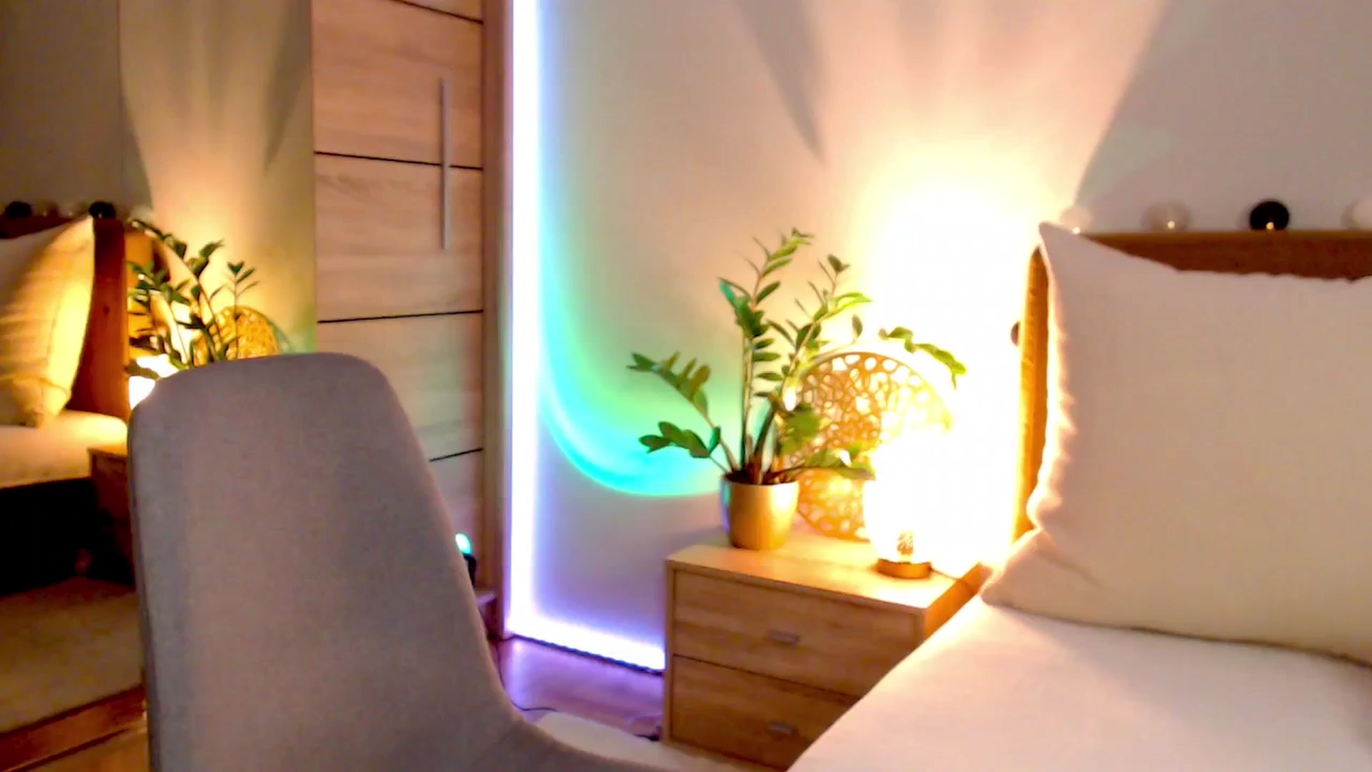 Gallery image thumbnail from Enchanti's myfreecams stream on, 04/26/2025, 19:00 image 9 of 20