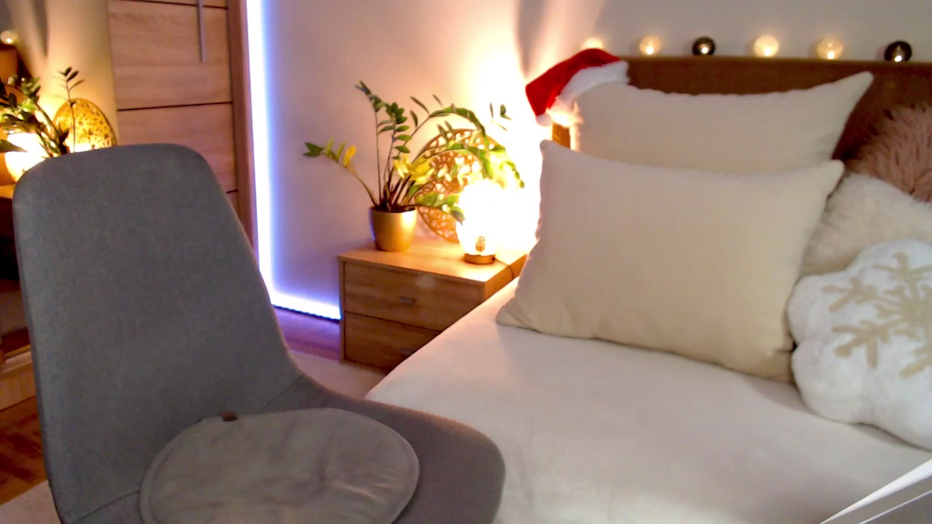Gallery image thumbnail from Enchanti's myfreecams stream on, 12/20/2025, 16:47 image 16 of 20