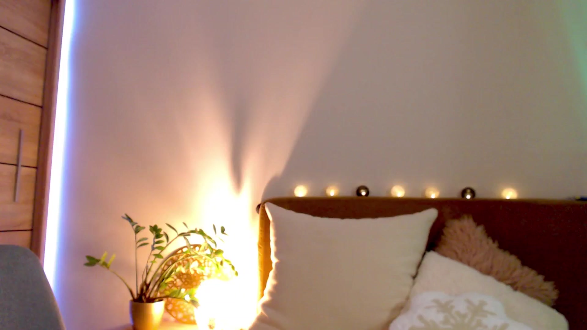 Gallery image thumbnail from Enchanti's myfreecams stream on, 01/17/2026, 17:01 image 15 of 20