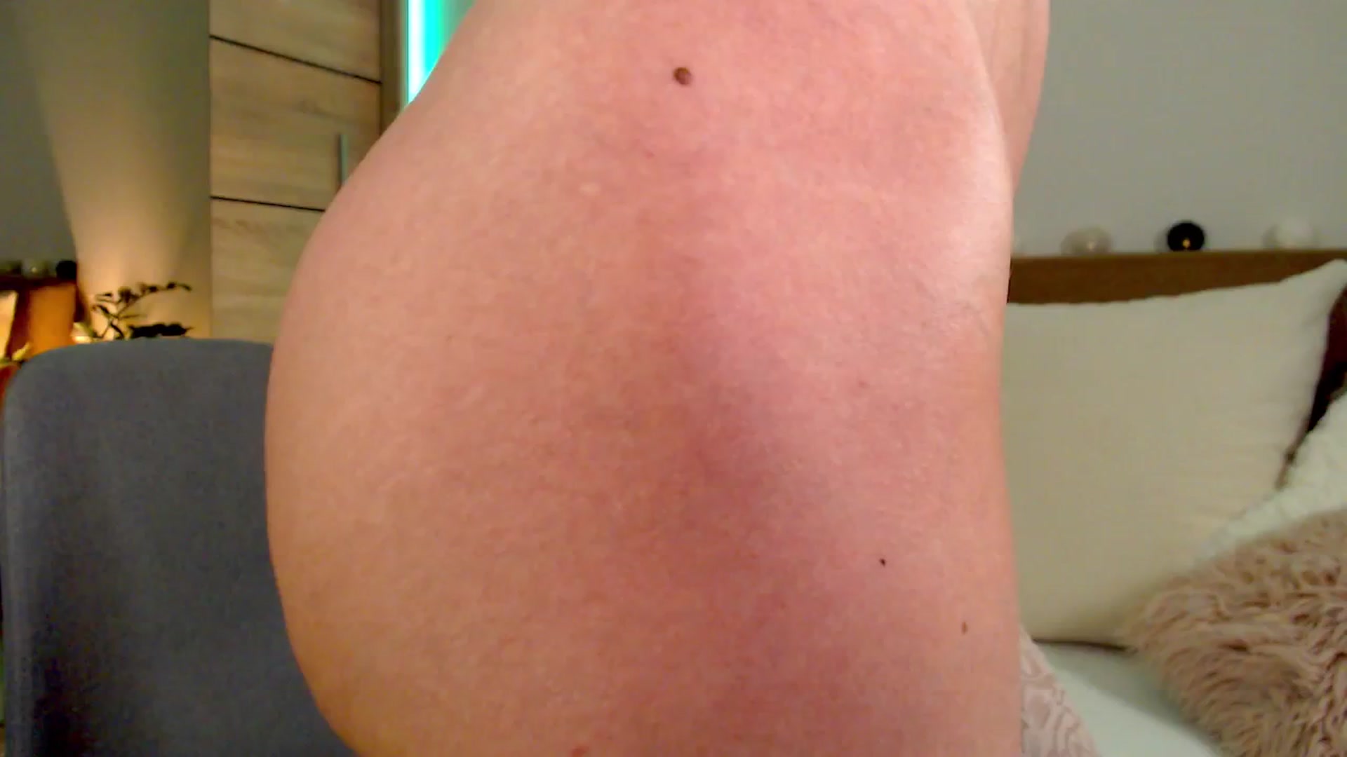 Gallery image thumbnail from Enchanti's myfreecams stream on, 04/29/2026, 20:18 image 16 of 20
