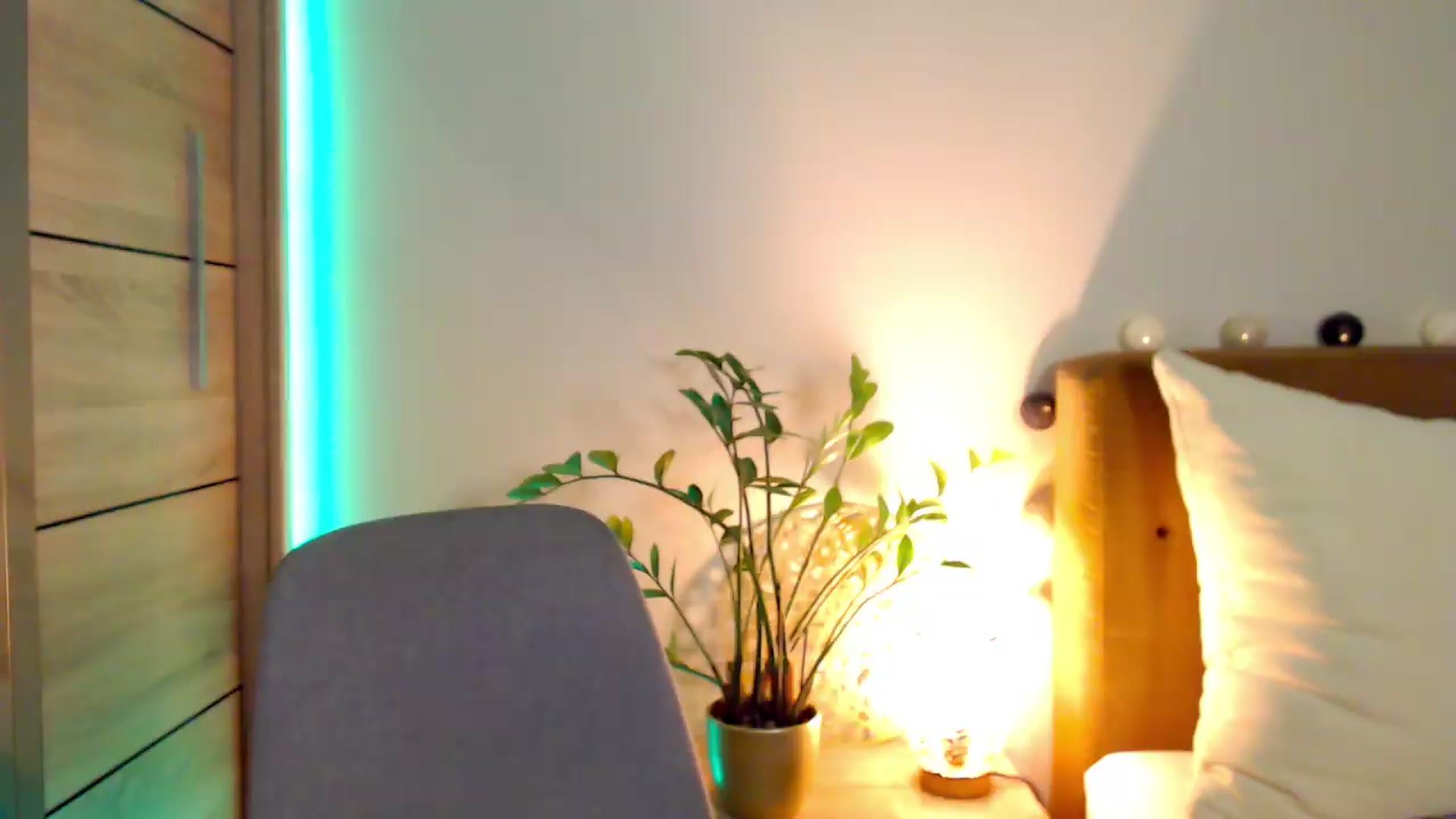 Gallery image thumbnail from Enchanti's myfreecams stream on, 09/07/2026, 23:06 image 6 of 20