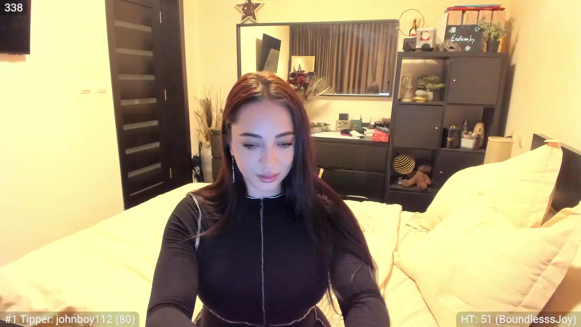 Gallery image thumbnail from EndlesssJoy's myfreecams stream on, 12/05/2022, 03:20 image 17 of 20