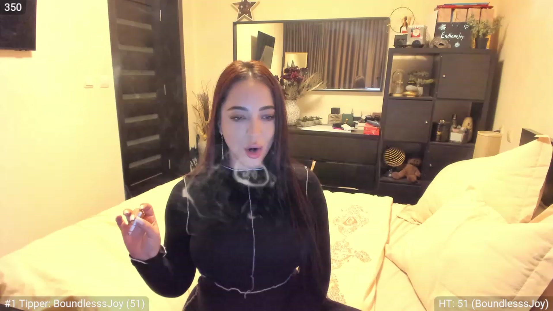 Gallery image thumbnail from EndlesssJoy's myfreecams stream on, 12/05/2022, 03:20 image 13 of 20