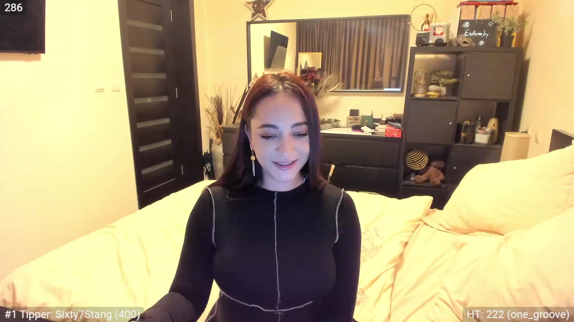 Gallery image thumbnail from EndlesssJoy's myfreecams stream on, 12/05/2022, 07:51 image 6 of 20