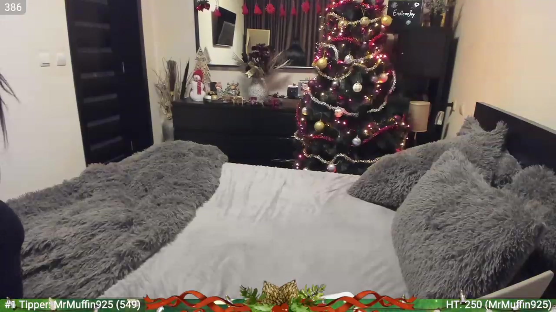 Gallery image thumbnail from EndlesssJoy's myfreecams stream on, 12/17/2022, 03:58 image 7 of 20