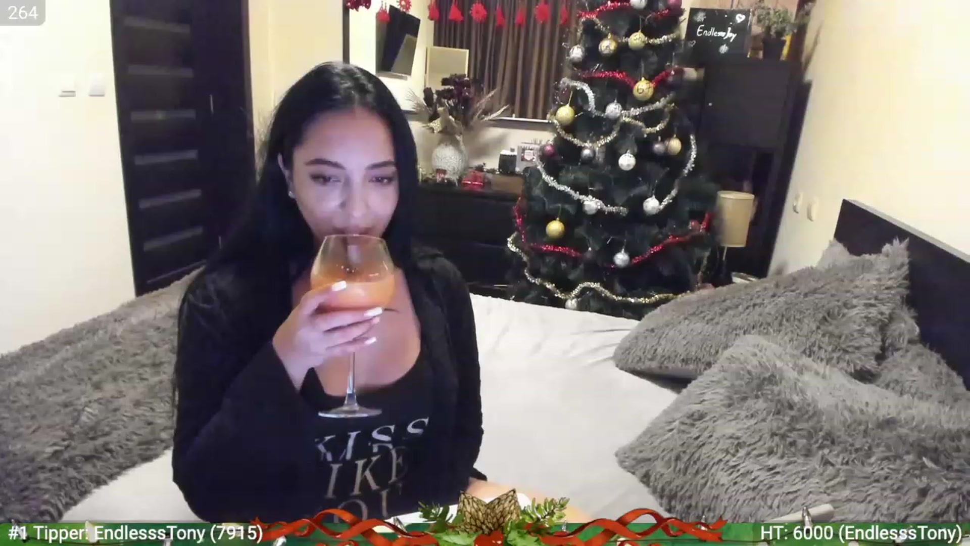 Gallery image thumbnail from EndlesssJoy's myfreecams stream on, 12/19/2022, 05:46 image 12 of 20