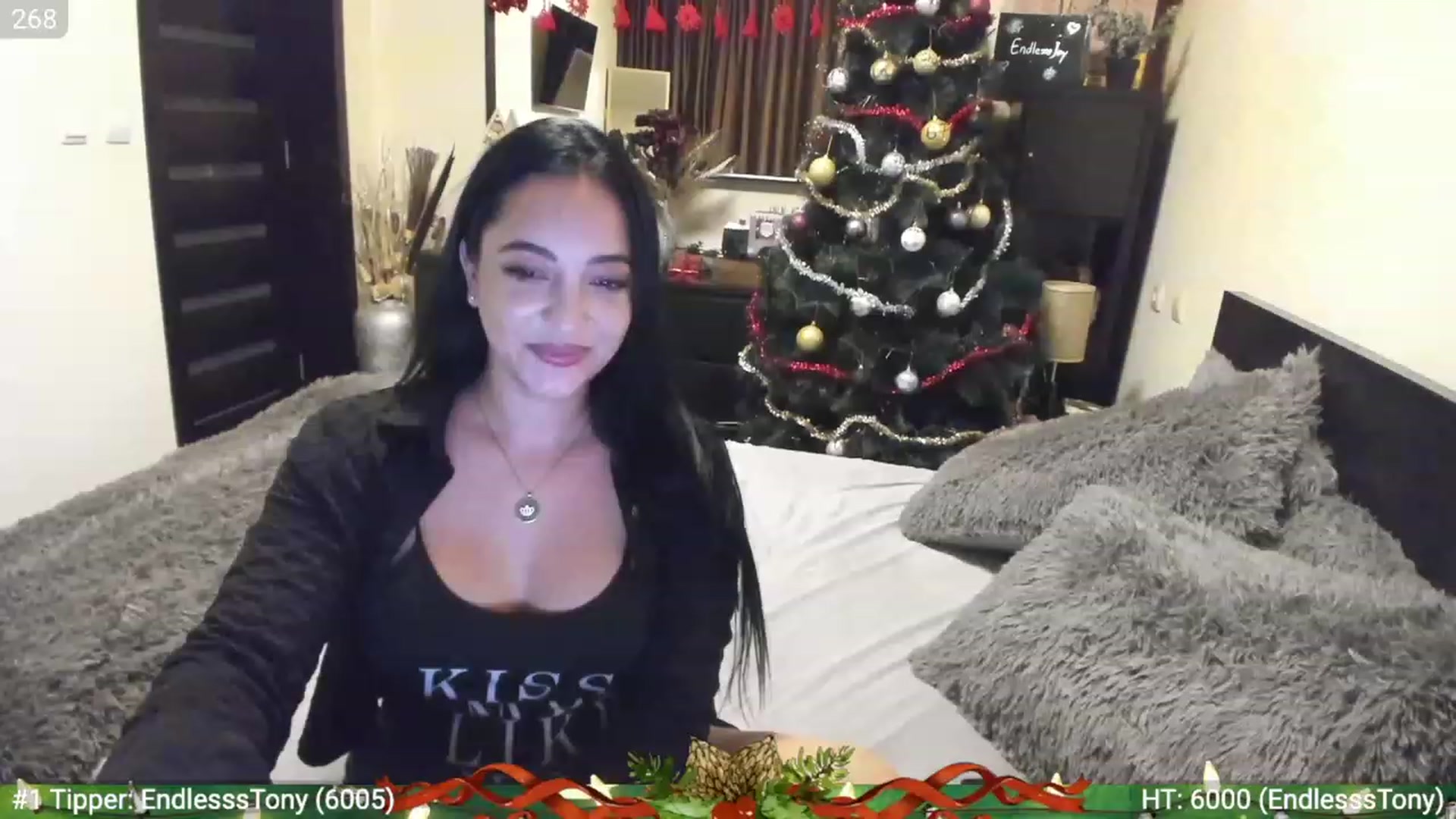 Gallery image thumbnail from EndlesssJoy's myfreecams stream on, 12/19/2022, 05:46 image 7 of 20