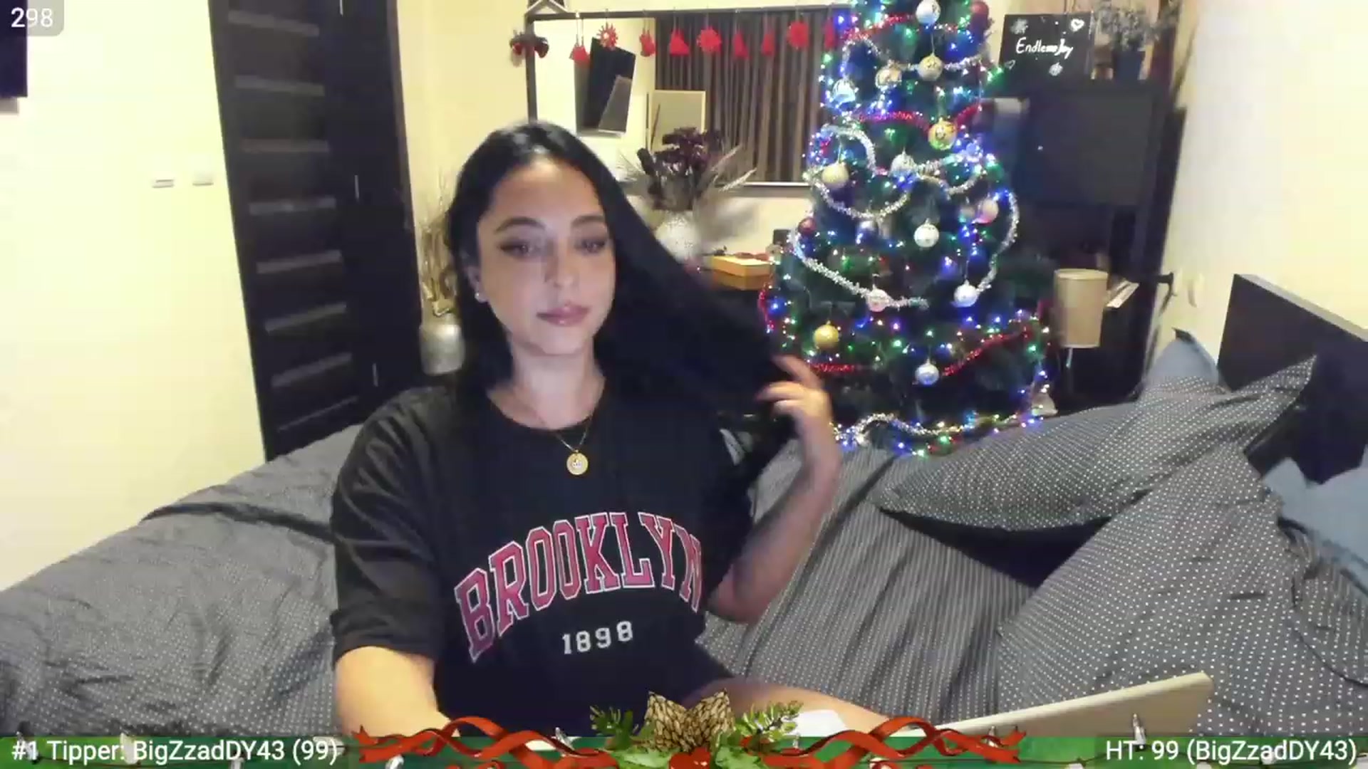 Gallery image thumbnail from EndlesssJoy's myfreecams stream on, 12/22/2022, 02:10 image 6 of 20