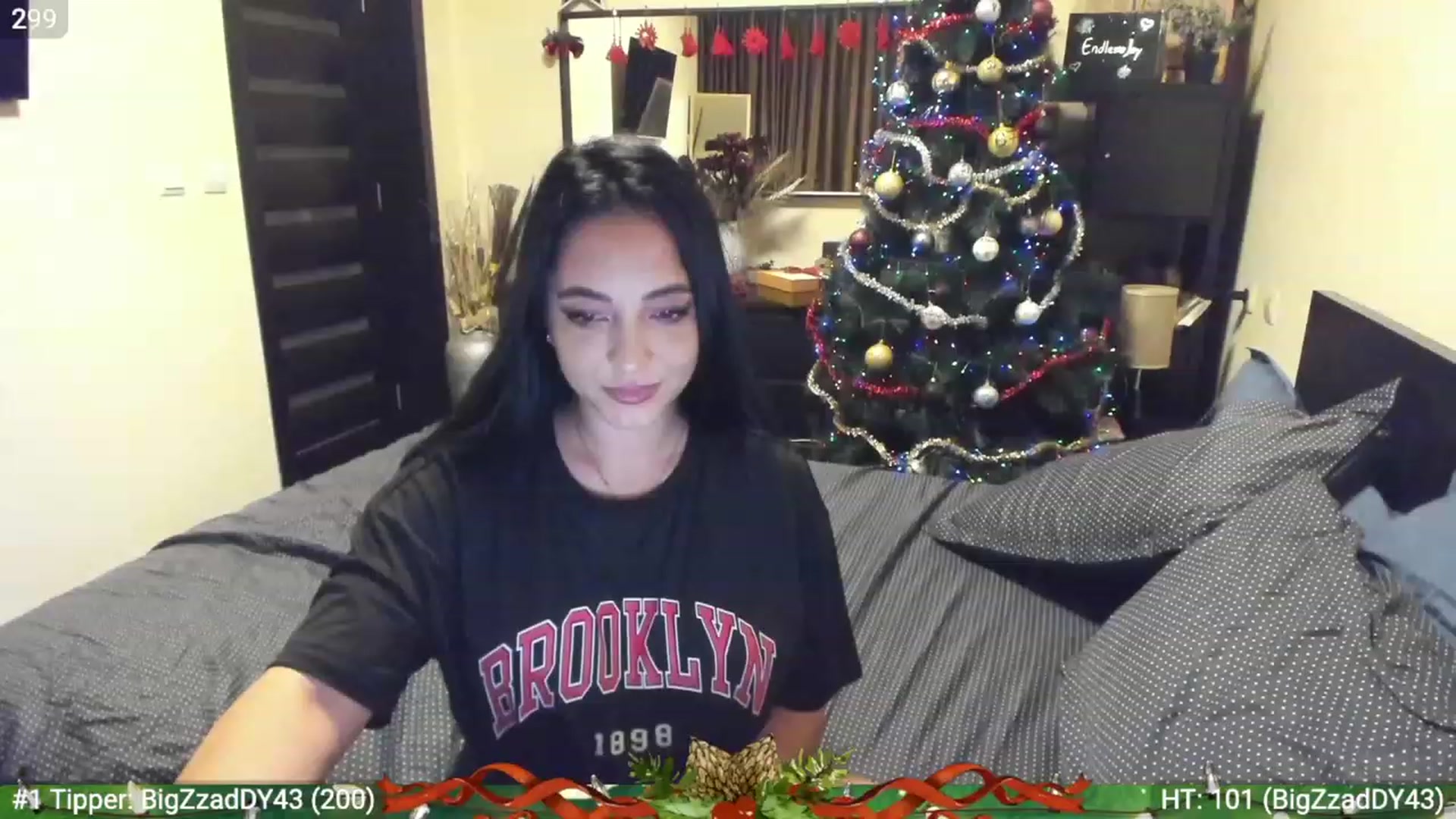 Gallery image thumbnail from EndlesssJoy's myfreecams stream on, 12/22/2022, 02:10 image 14 of 20