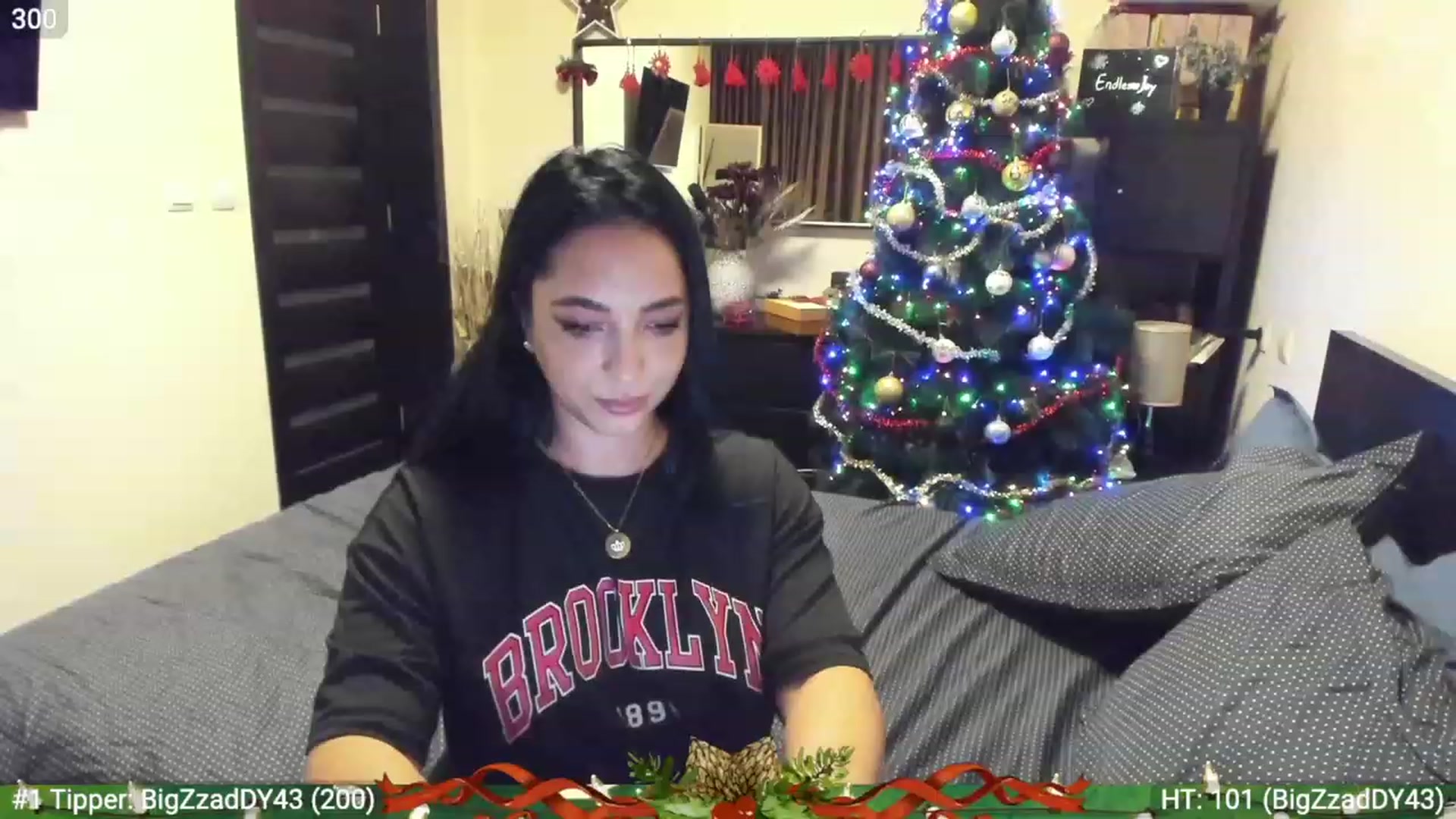 Gallery image thumbnail from EndlesssJoy's myfreecams stream on, 12/22/2022, 03:01 image 11 of 20