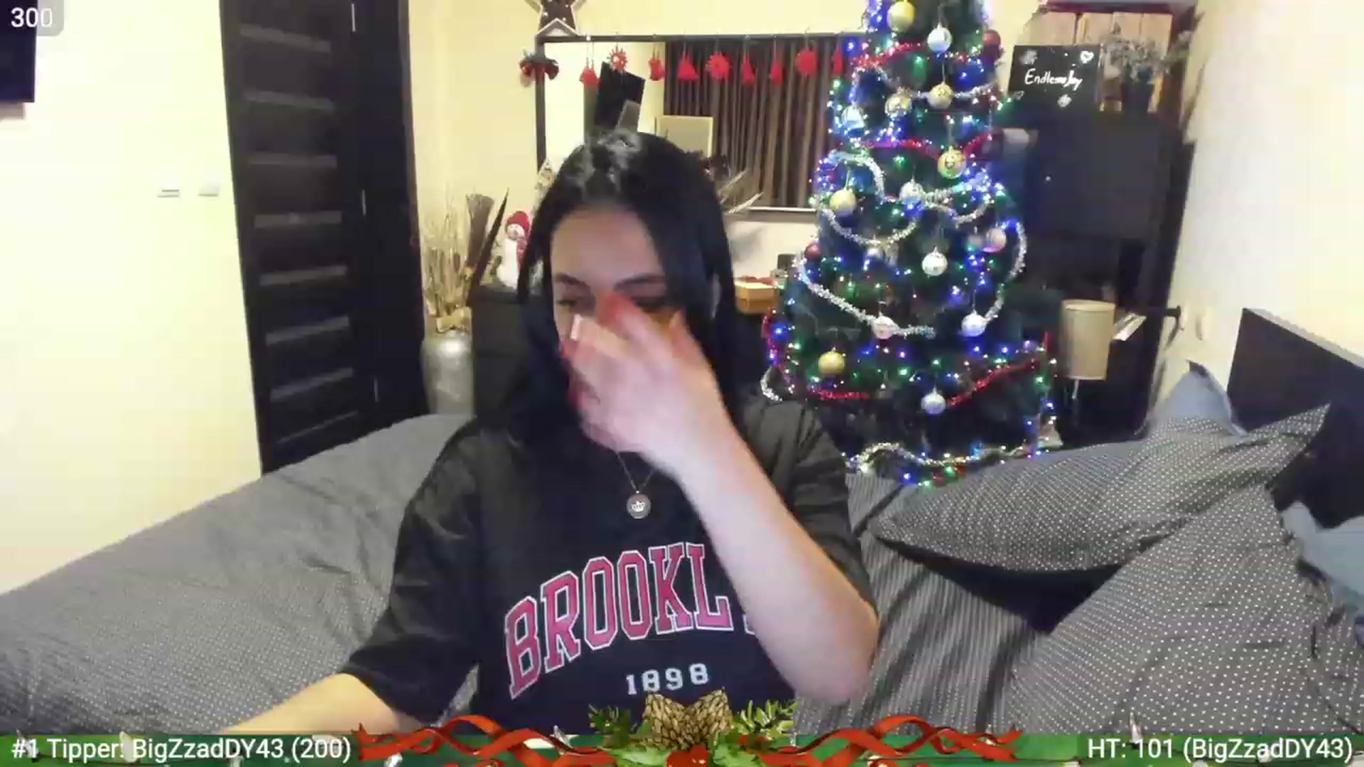 Gallery image thumbnail from EndlesssJoy's myfreecams stream on, 12/22/2022, 03:01 image 14 of 20