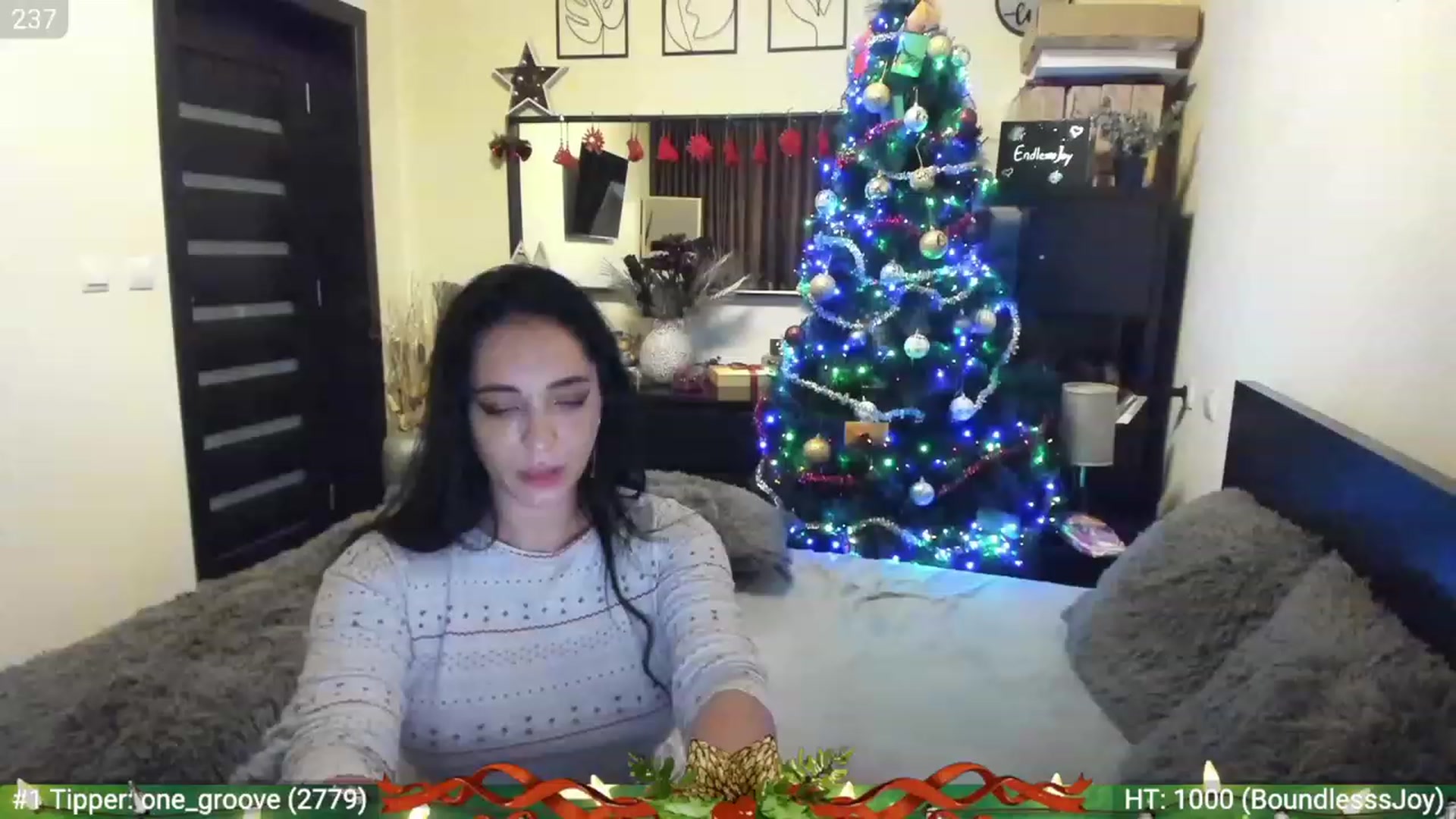 Gallery image thumbnail from EndlesssJoy's myfreecams stream on, 12/25/2022, 08:08 image 10 of 20
