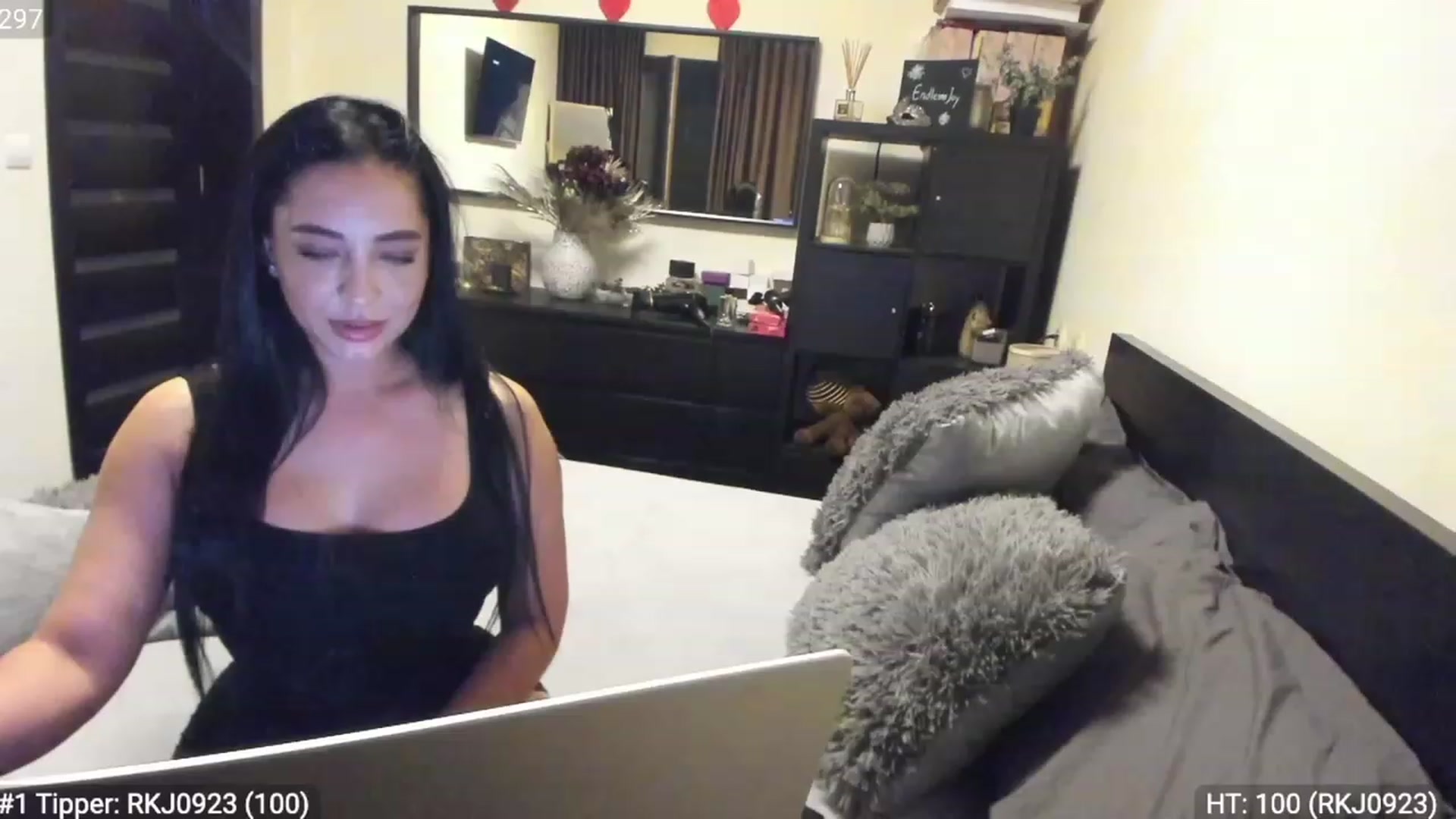 Gallery image thumbnail from EndlesssJoy's myfreecams stream on, 01/19/2023, 03:04 image 14 of 20
