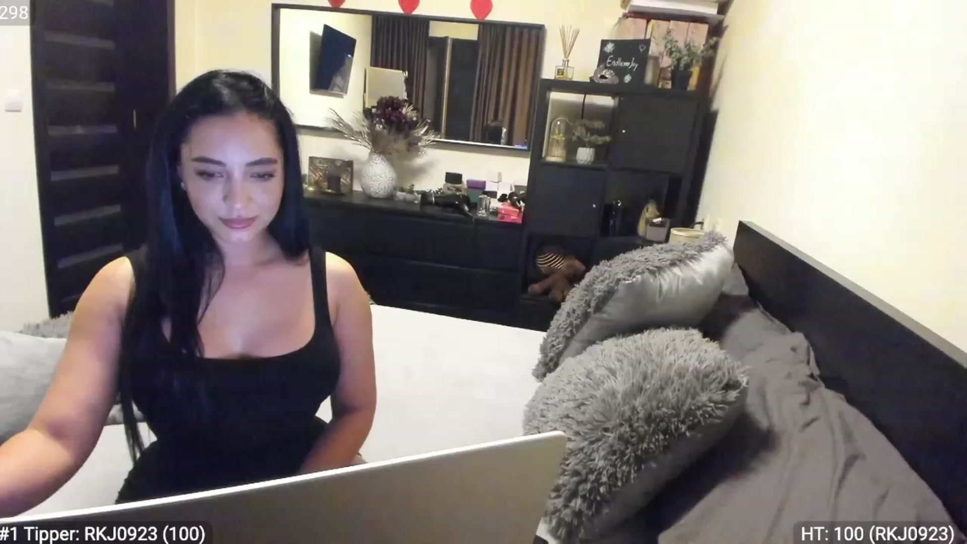 Gallery image thumbnail from EndlesssJoy's myfreecams stream on, 01/19/2023, 03:04 image 16 of 20