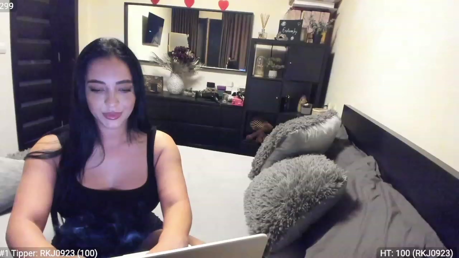 Gallery image thumbnail from EndlesssJoy's myfreecams stream on, 01/19/2023, 03:04 image 1 of 20