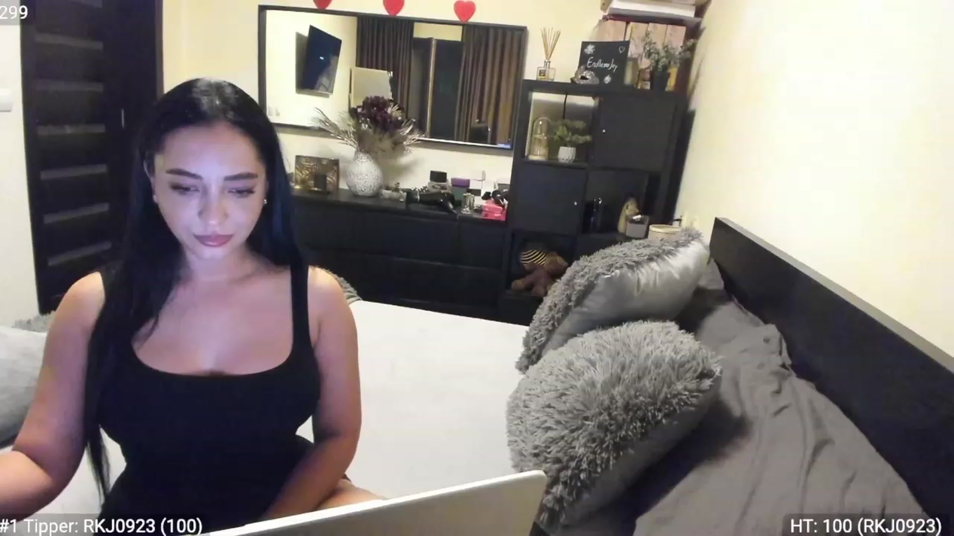 Gallery image thumbnail from EndlesssJoy's myfreecams stream on, 01/19/2023, 03:04 image 4 of 20