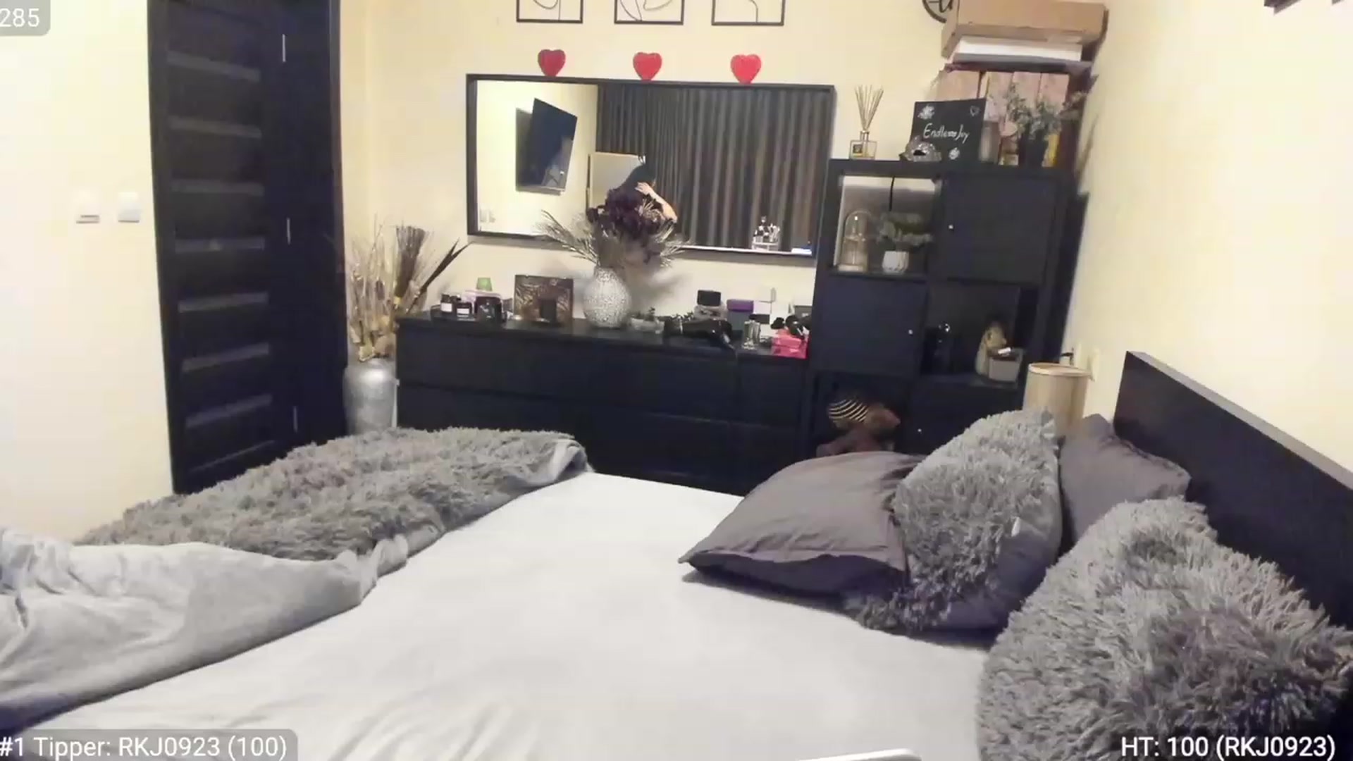 Gallery image thumbnail from EndlesssJoy's myfreecams stream on, 01/19/2023, 04:19 image 19 of 20