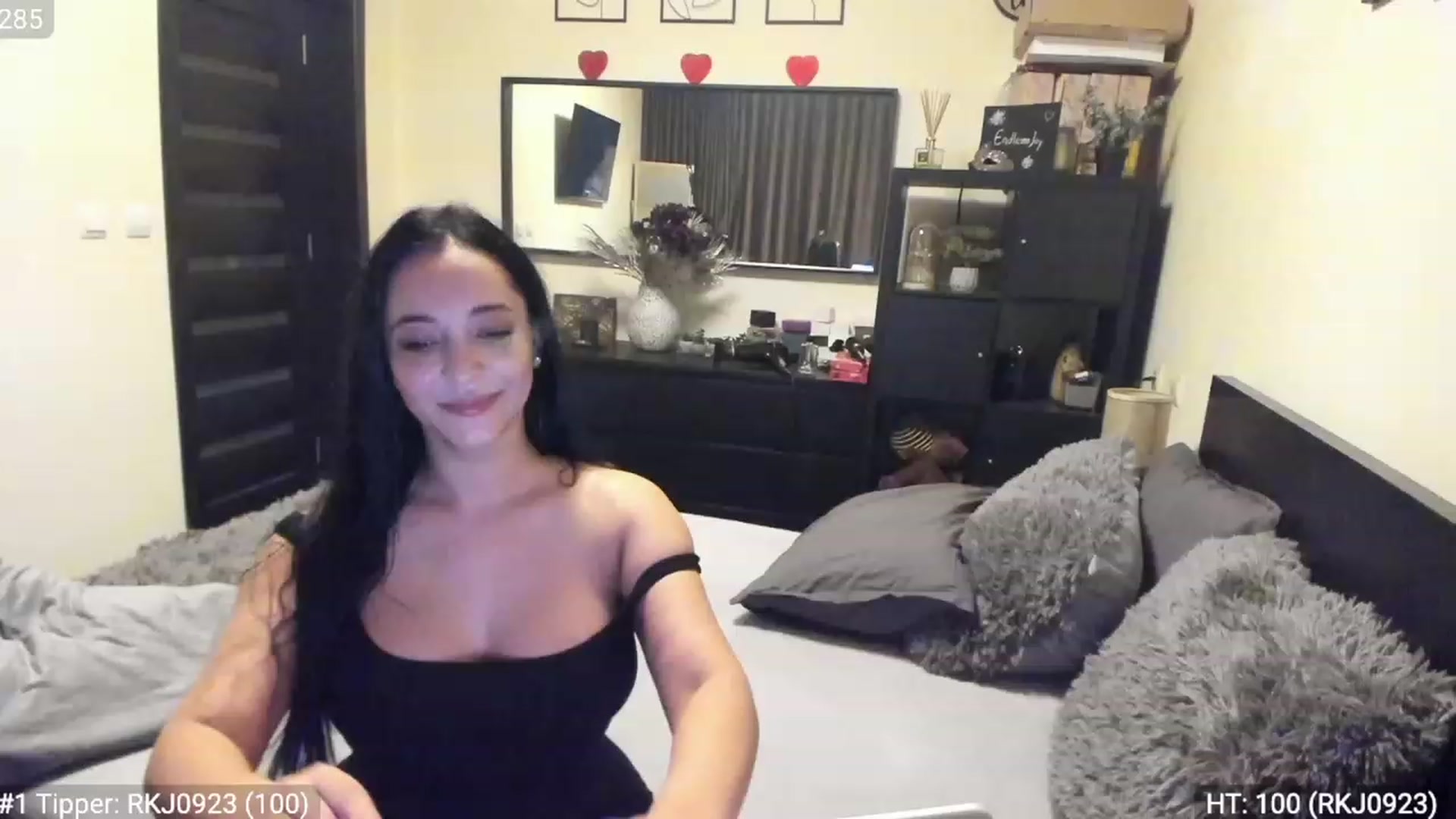 Gallery image thumbnail from EndlesssJoy's myfreecams stream on, 01/19/2023, 04:19 image 10 of 20