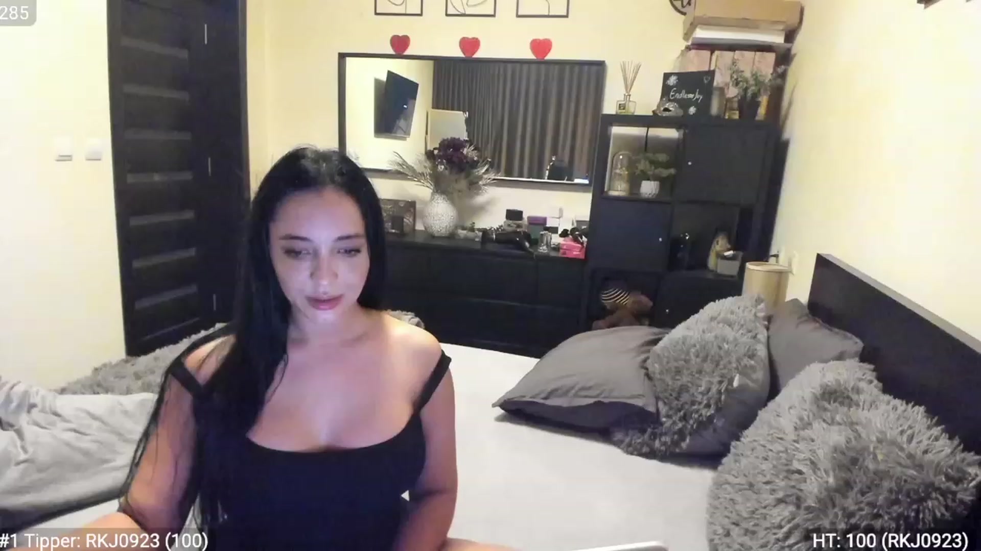 Gallery image thumbnail from EndlesssJoy's myfreecams stream on, 01/19/2023, 04:19 image 14 of 20