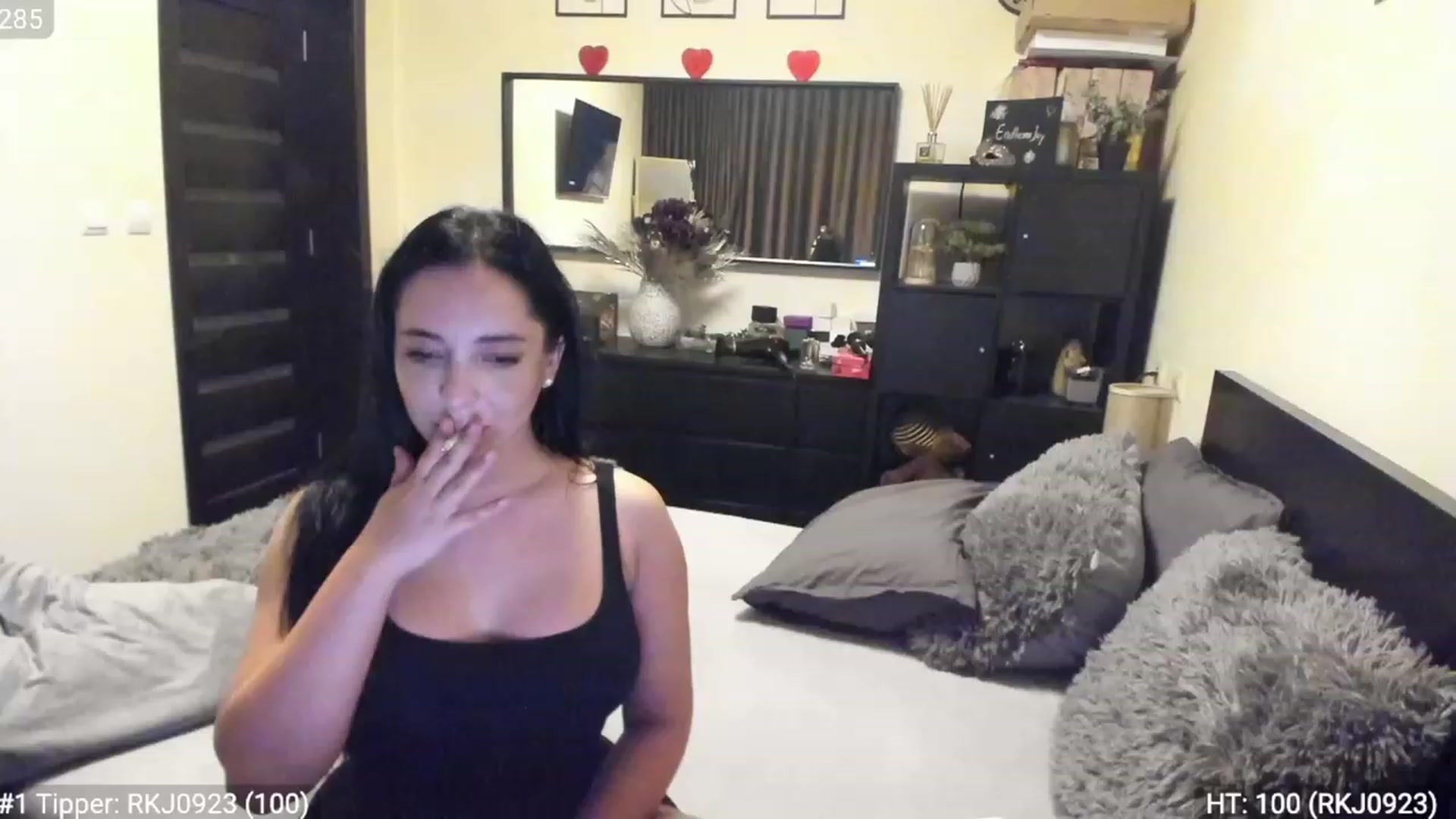 Gallery image thumbnail from EndlesssJoy's myfreecams stream on, 01/19/2023, 04:19 image 1 of 20