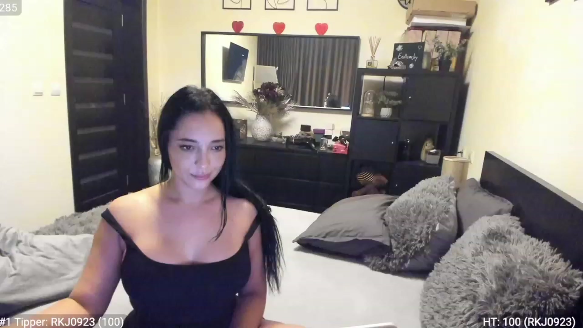 Gallery image thumbnail from EndlesssJoy's myfreecams stream on, 01/19/2023, 04:19 image 15 of 20
