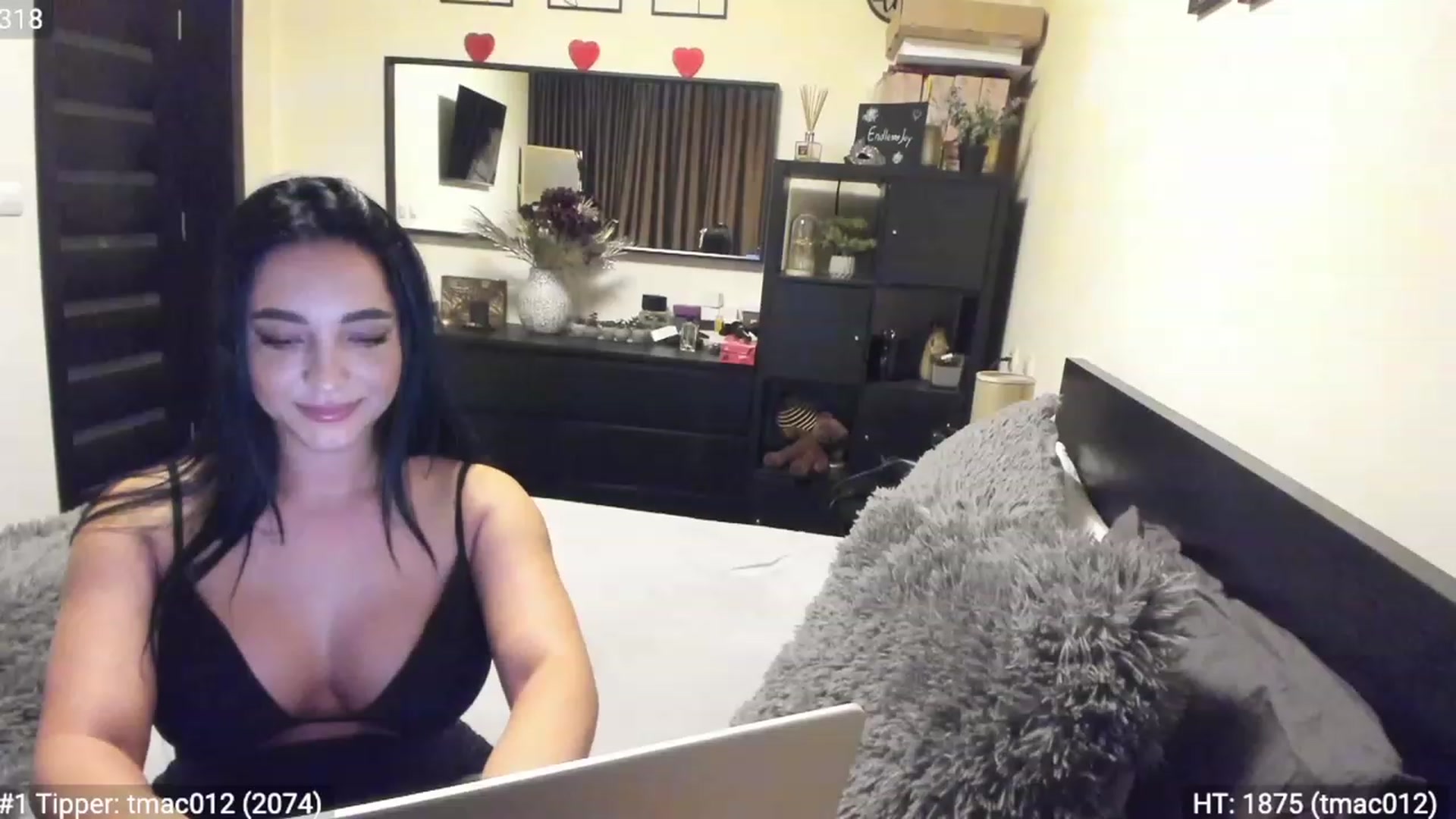 Gallery image thumbnail from EndlesssJoy's myfreecams stream on, 01/21/2023, 03:16 image 17 of 20