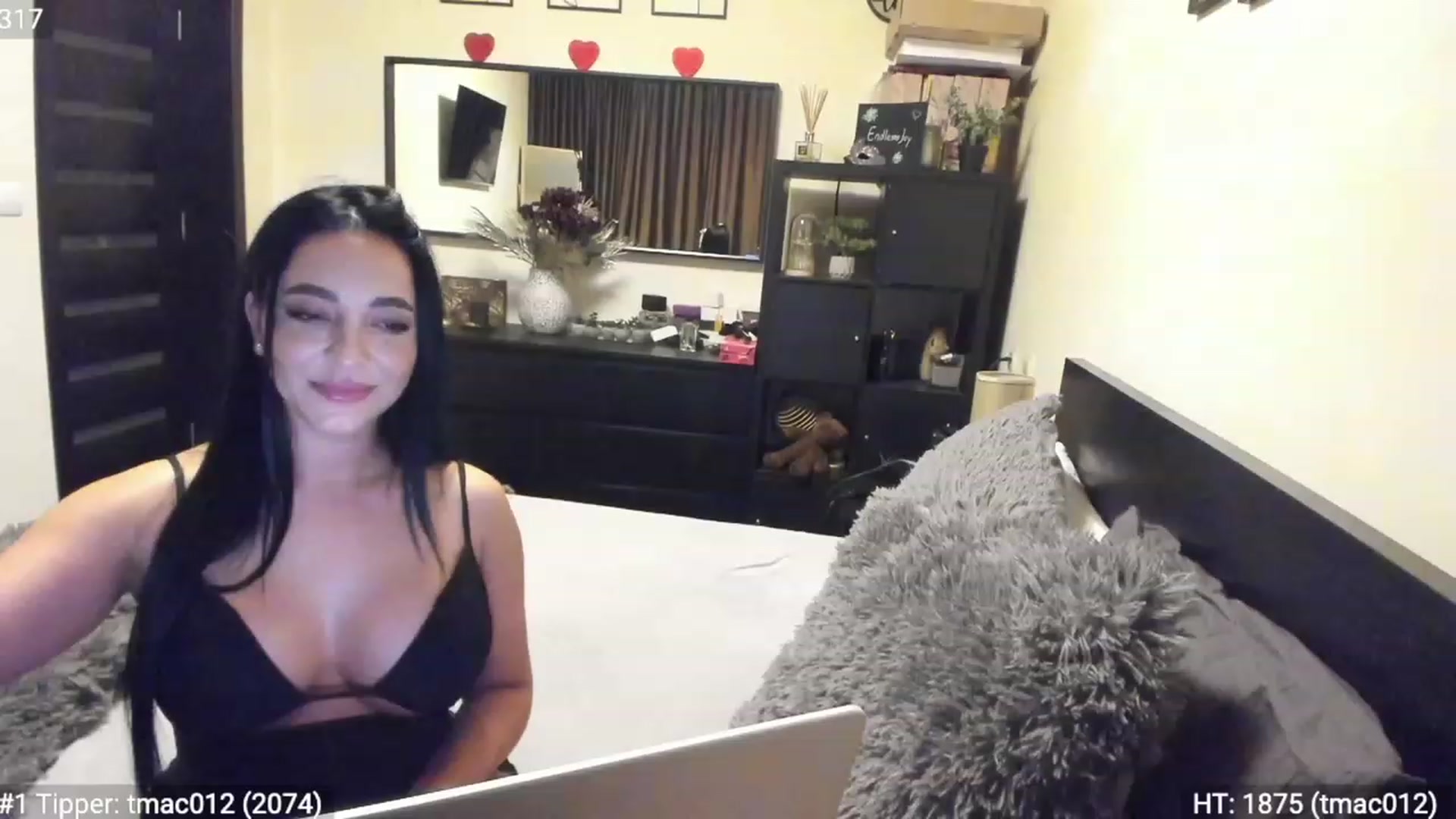 Gallery image thumbnail from EndlesssJoy's myfreecams stream on, 01/21/2023, 03:16 image 19 of 20
