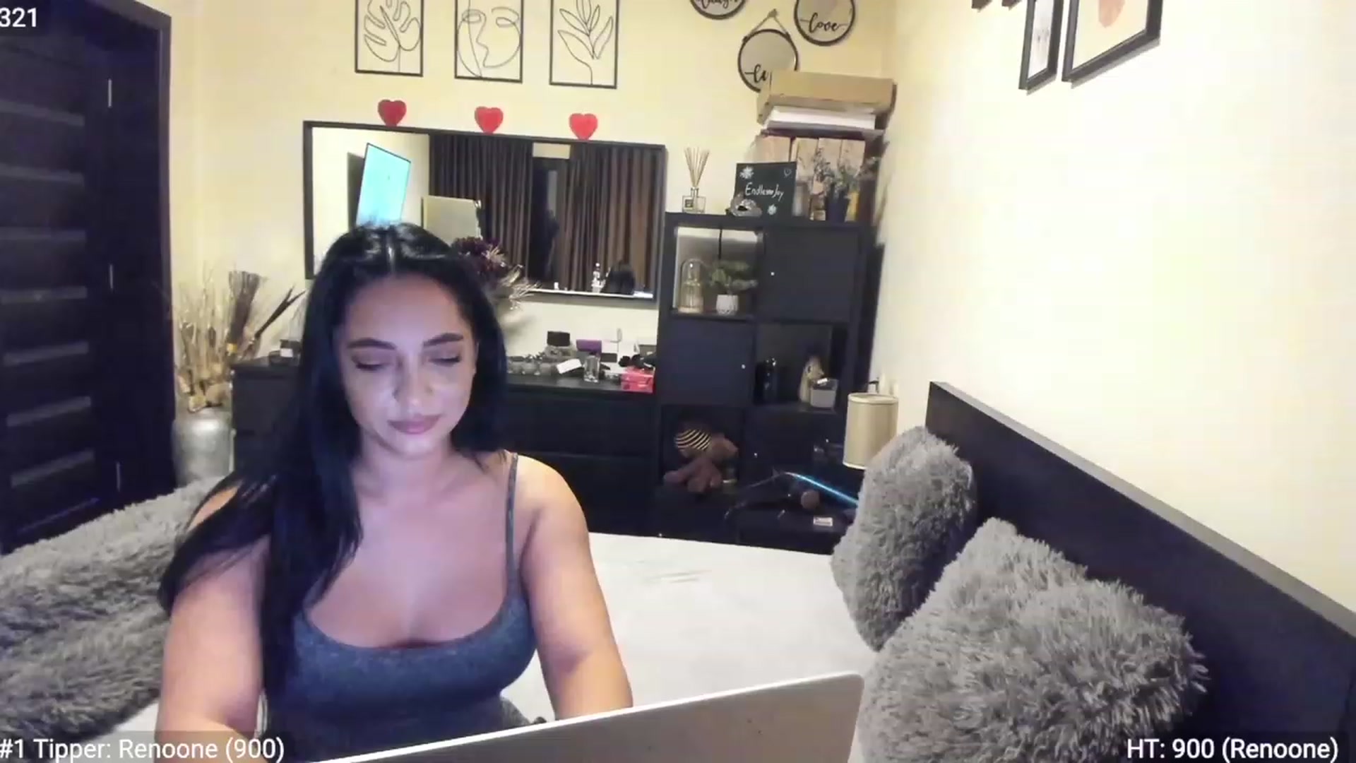 Gallery image thumbnail from EndlesssJoy's myfreecams stream on, 01/22/2023, 03:35 image 5 of 20
