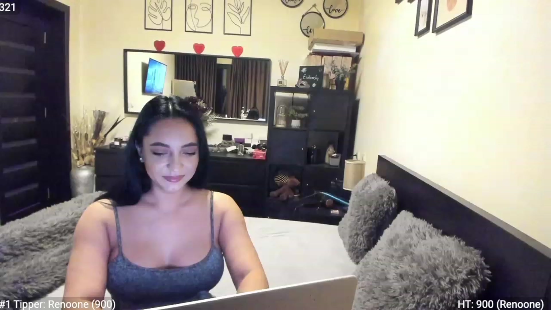 Gallery image thumbnail from EndlesssJoy's myfreecams stream on, 01/22/2023, 03:35 image 1 of 20
