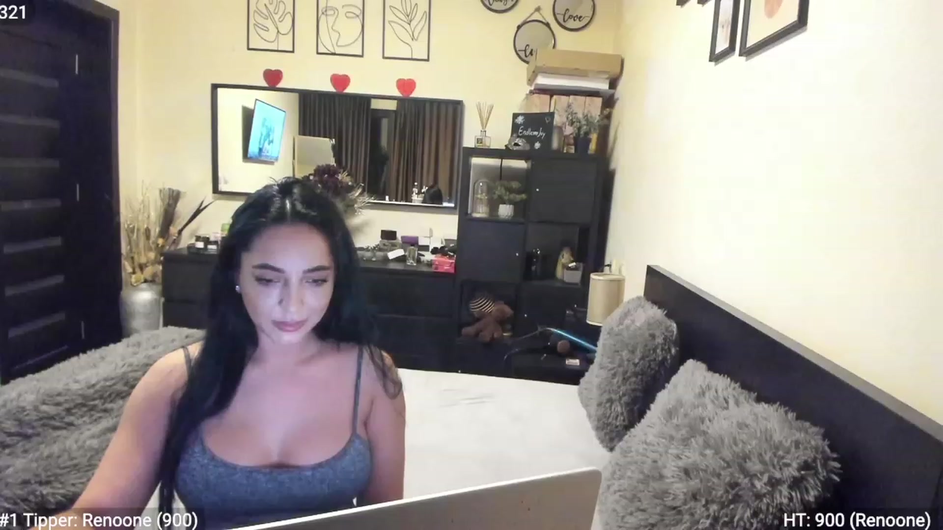 Gallery image thumbnail from EndlesssJoy's myfreecams stream on, 01/22/2023, 03:35 image 4 of 20
