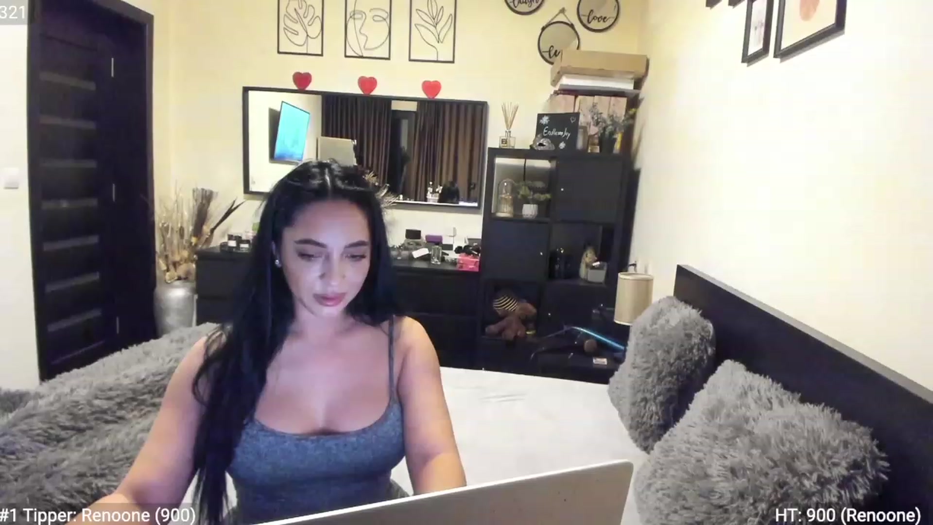 Gallery image thumbnail from EndlesssJoy's myfreecams stream on, 01/22/2023, 03:35 image 6 of 20