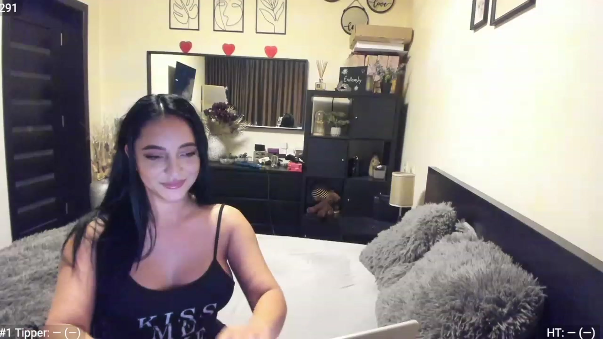Gallery image thumbnail from EndlesssJoy's myfreecams stream on, 01/23/2023, 03:17 image 5 of 20