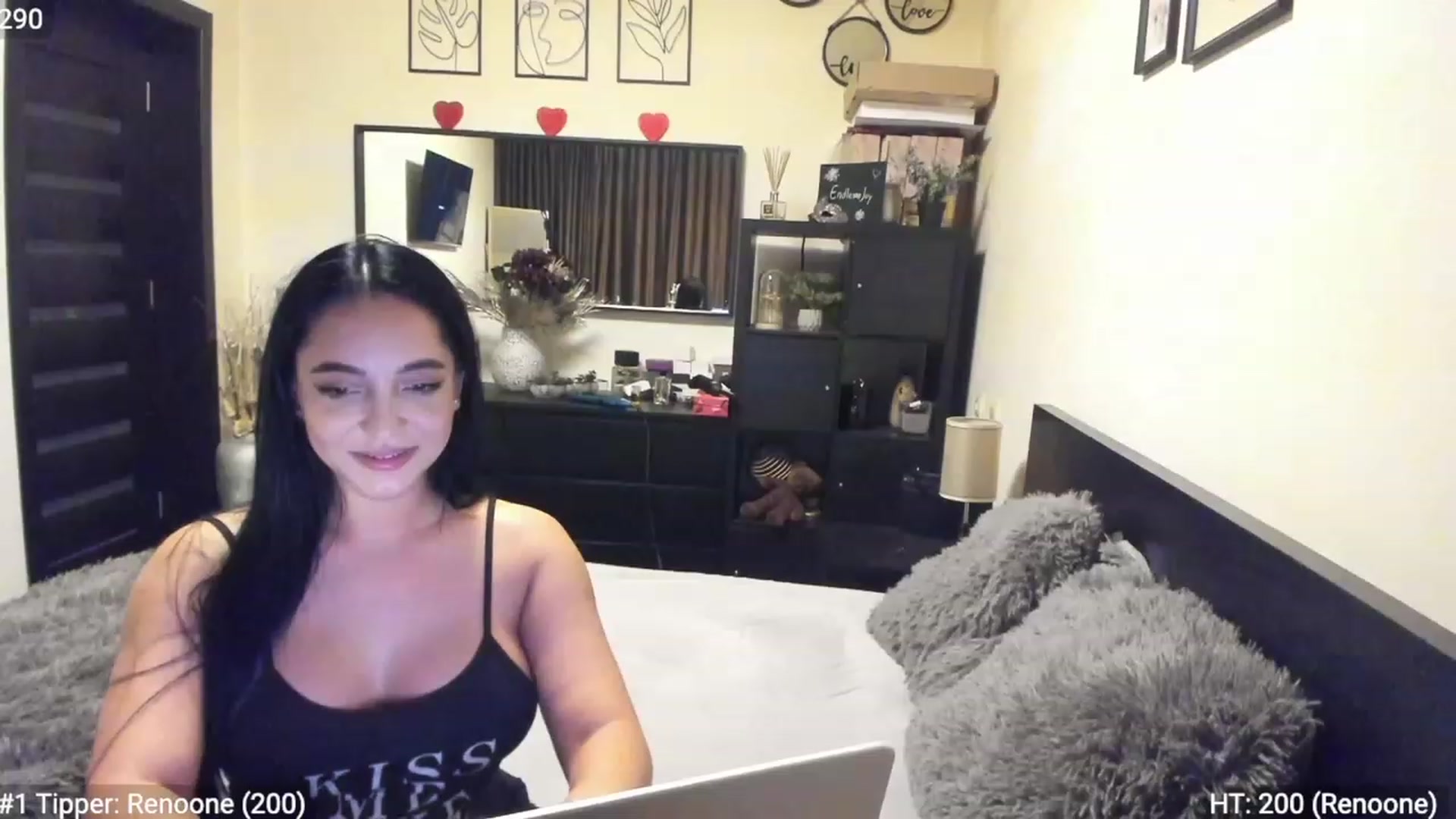 Gallery image thumbnail from EndlesssJoy's myfreecams stream on, 01/23/2023, 03:17 image 17 of 20